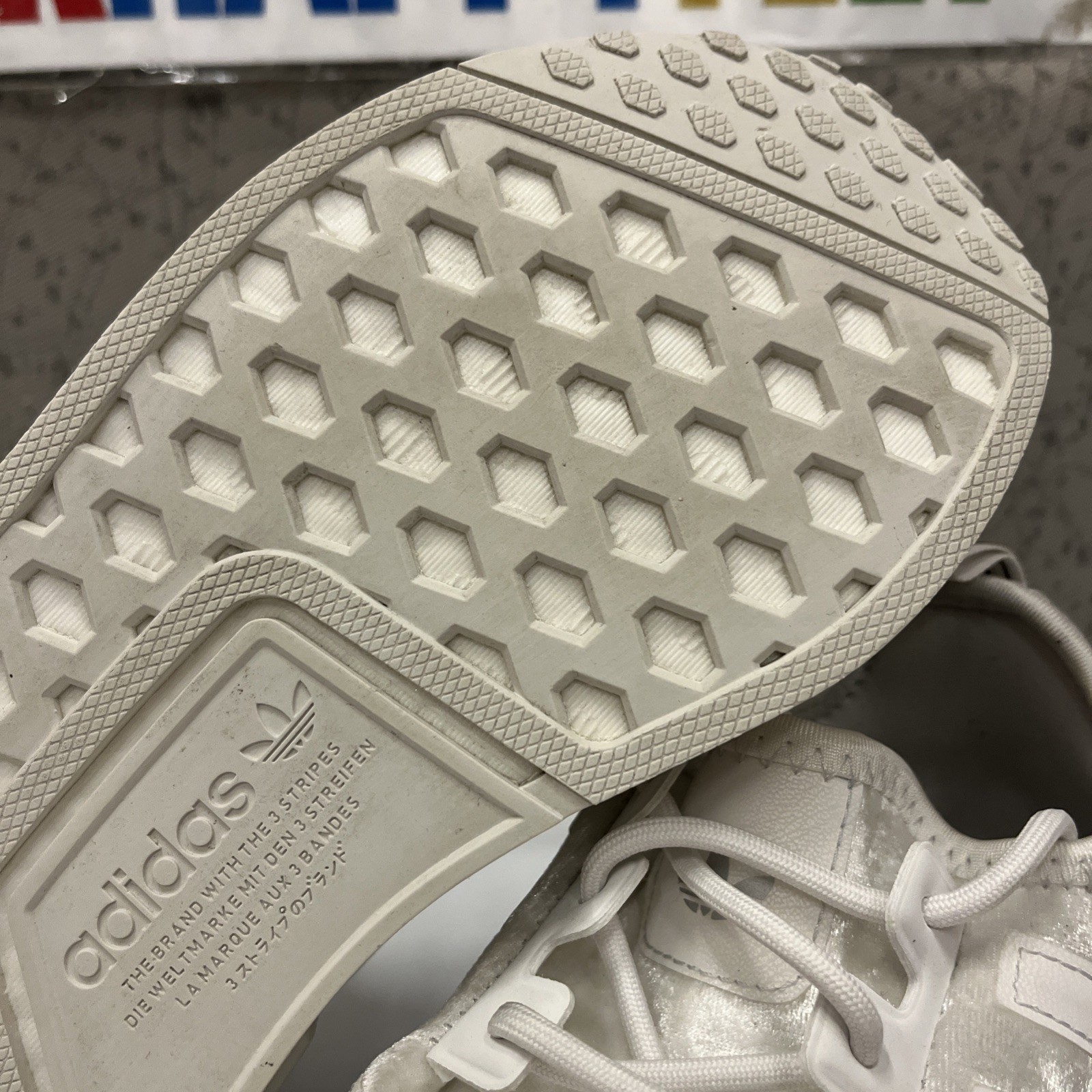 Adidas Originals NMD_R1 Women’s Casual Shoes Size 7 White GW5681