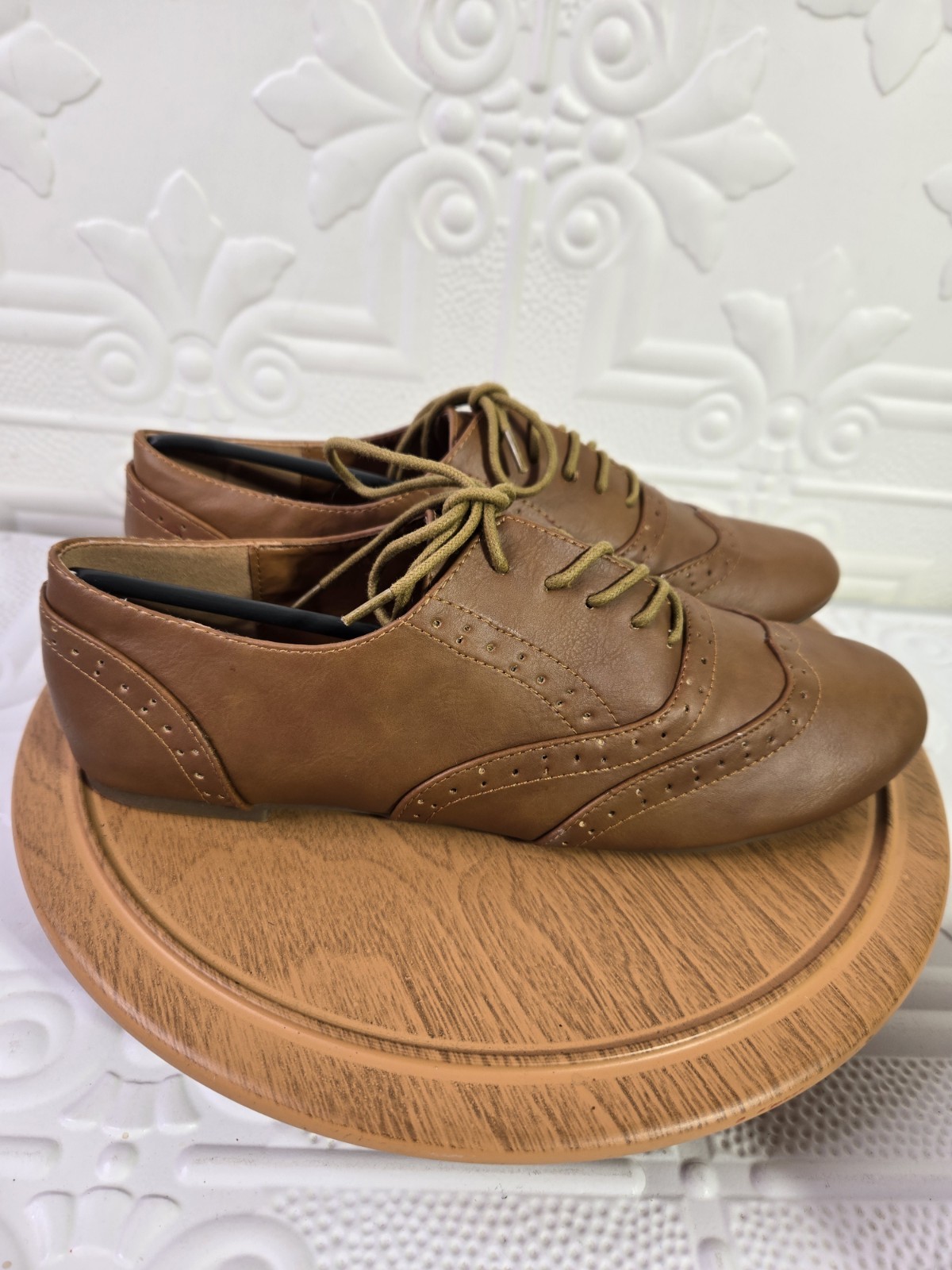 Ollio Women’s Classic Lace Up Flat Heel Oxford Shoes (Brown)-Multiple US Sizes
