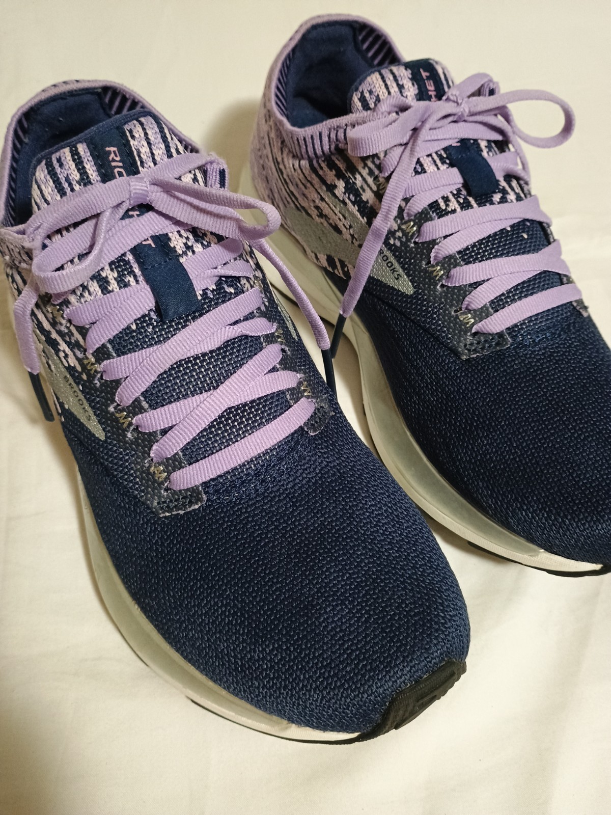 BROOKS Women’s RICOCHET🏵️sz 8.5 Medium B Running Shoes Sneakers EUR 40 – UK 6.5