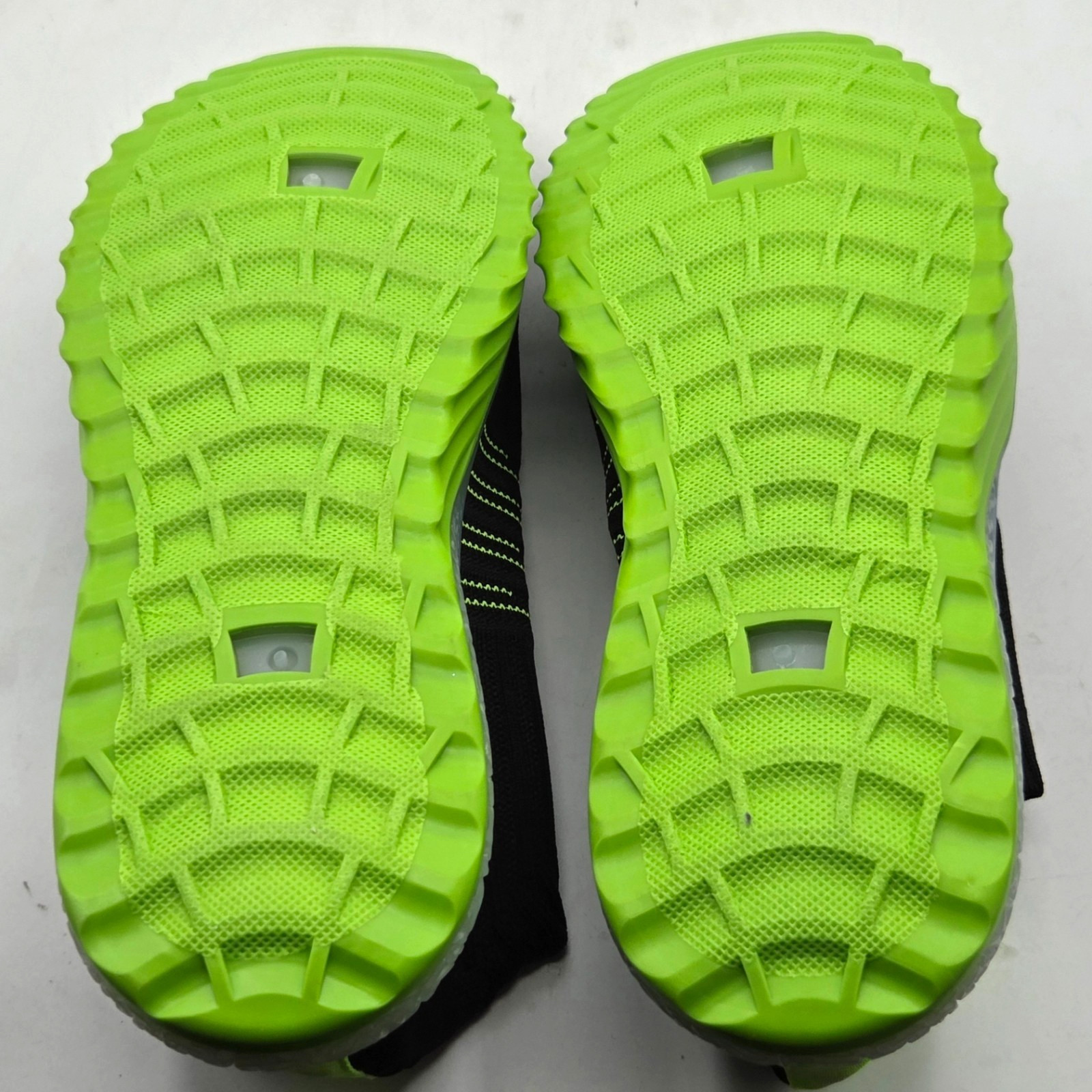 Danskin Positive Womens Size 8.5 Black/Green Lace Up Sneakers Poly Stretch Knit