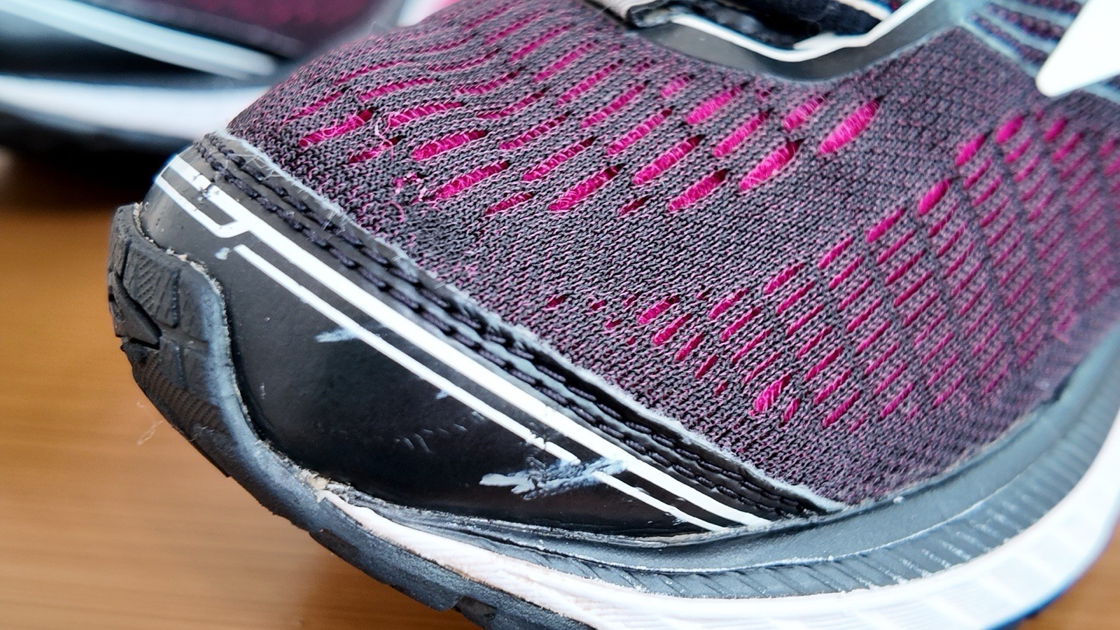 Brooks Ghost 10 Women’s Running Shoes, Black Pink White, US Size 8.5