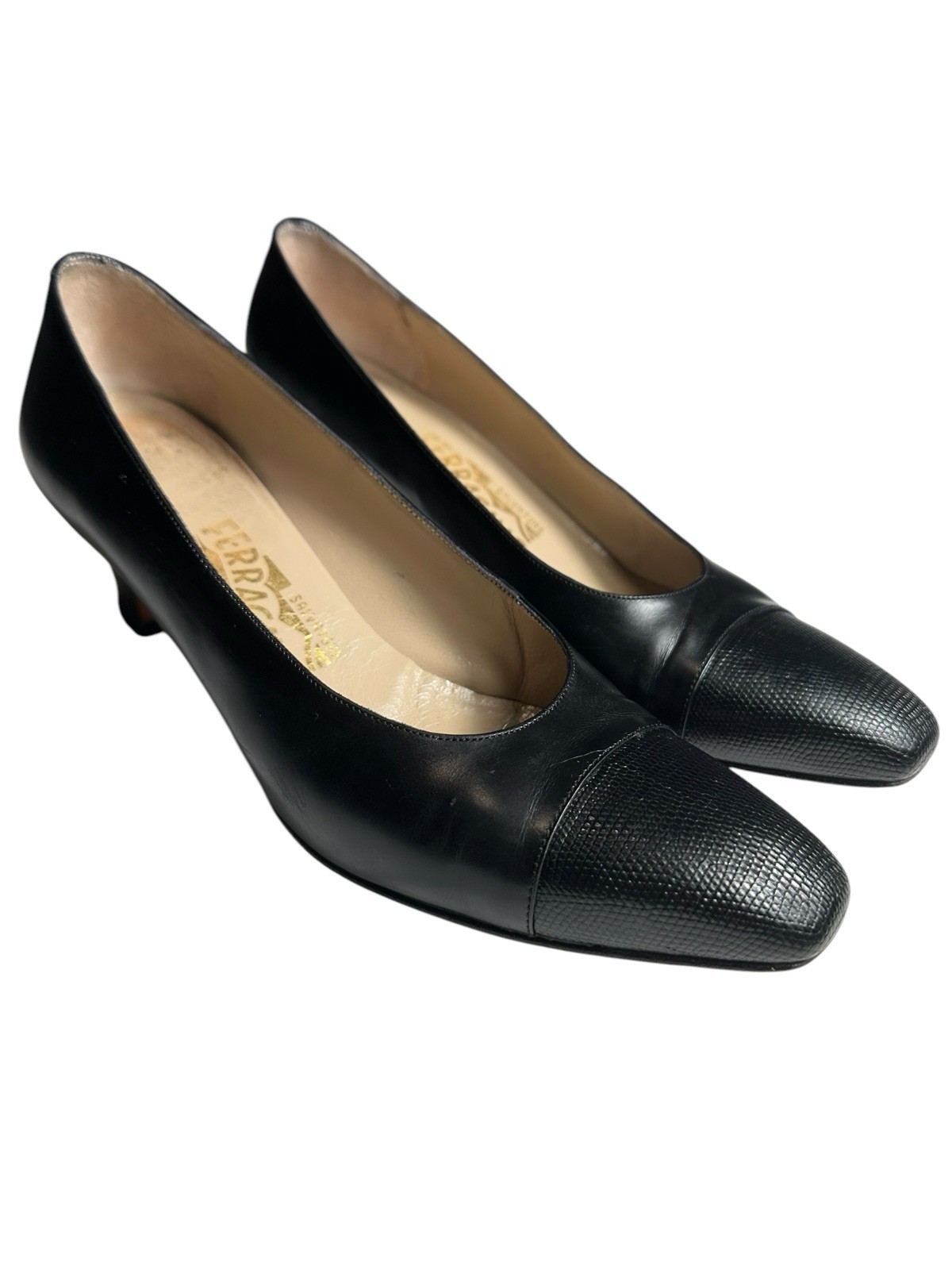Salvatore Ferragamo Gancini Logo Black Leather Pumps Women’s Sz 8.5 AAA #S64-6