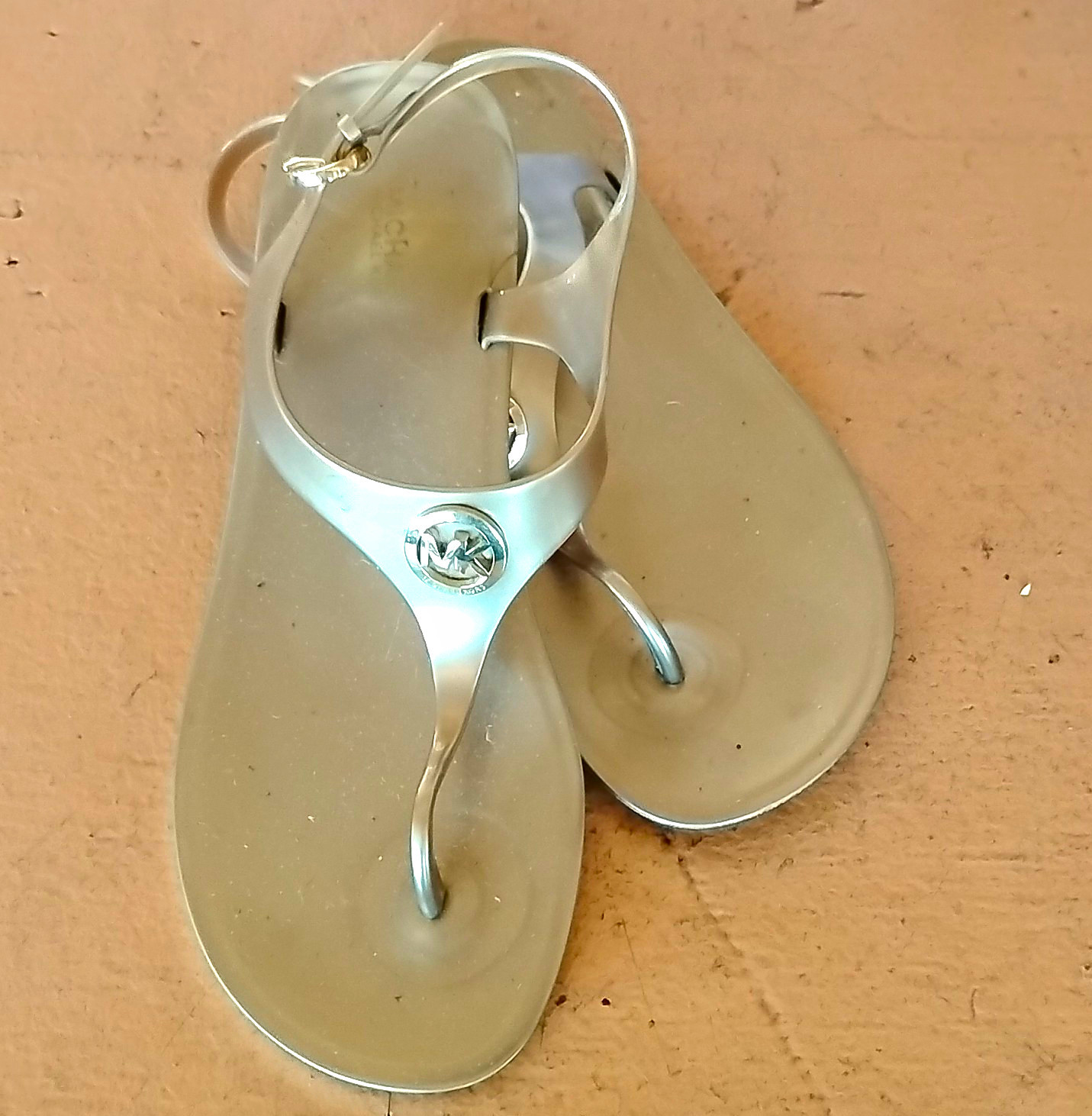 Michael Kors Women’s Gold Thong Sandals Ankle Strap Buckle Logo Flat US 10