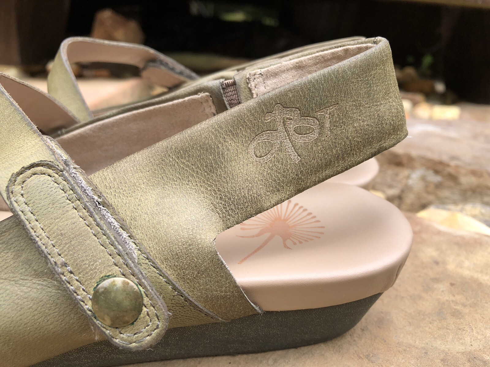 OTBT Springfield Wedge Leather Sandals Women Sz 7 M Mary Jane Slingback Green
