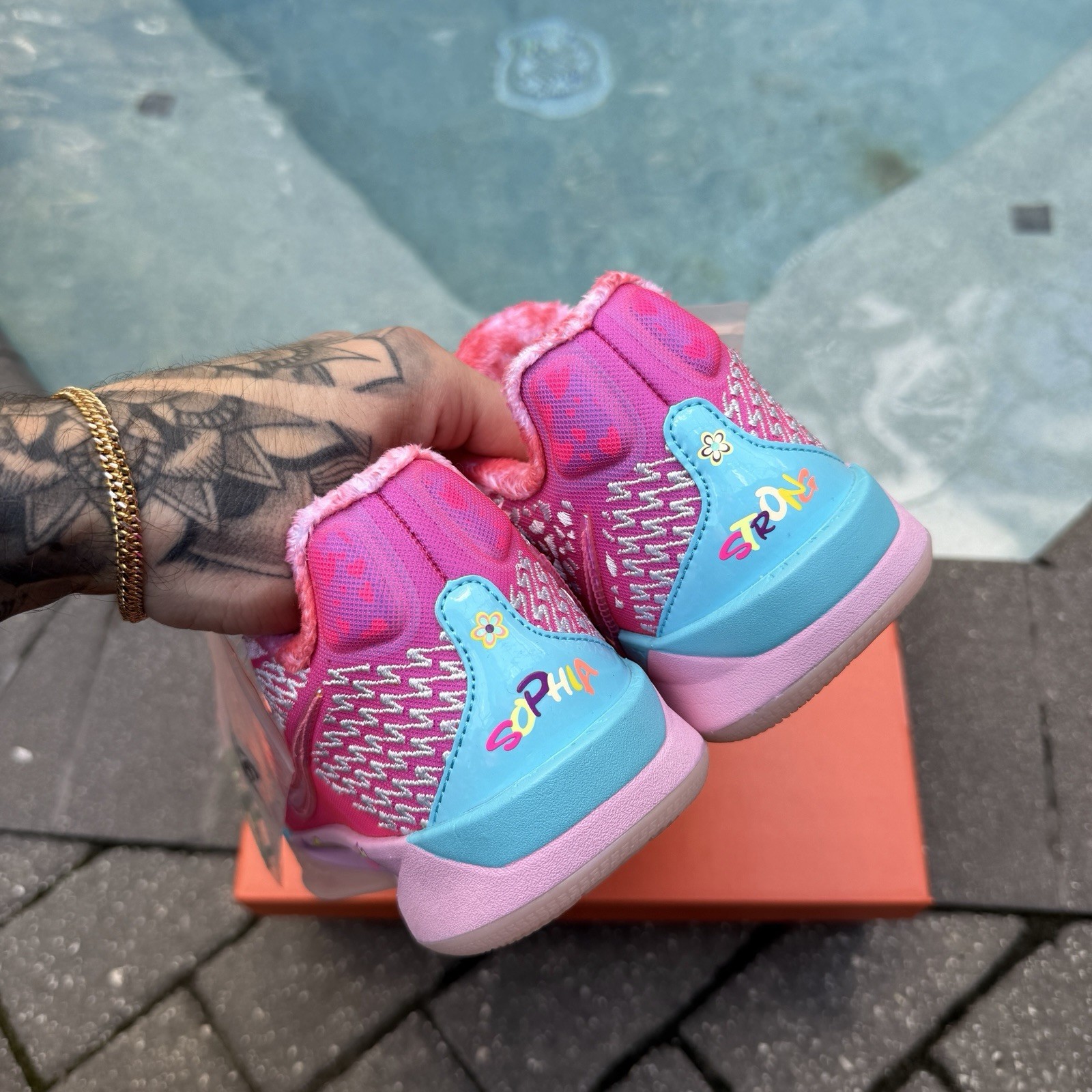 NIKE SABRINA 2 DOERNBECHER SOPHIA STRONG BASKETBALL SHOES WMNS SIZE 10.5/9M