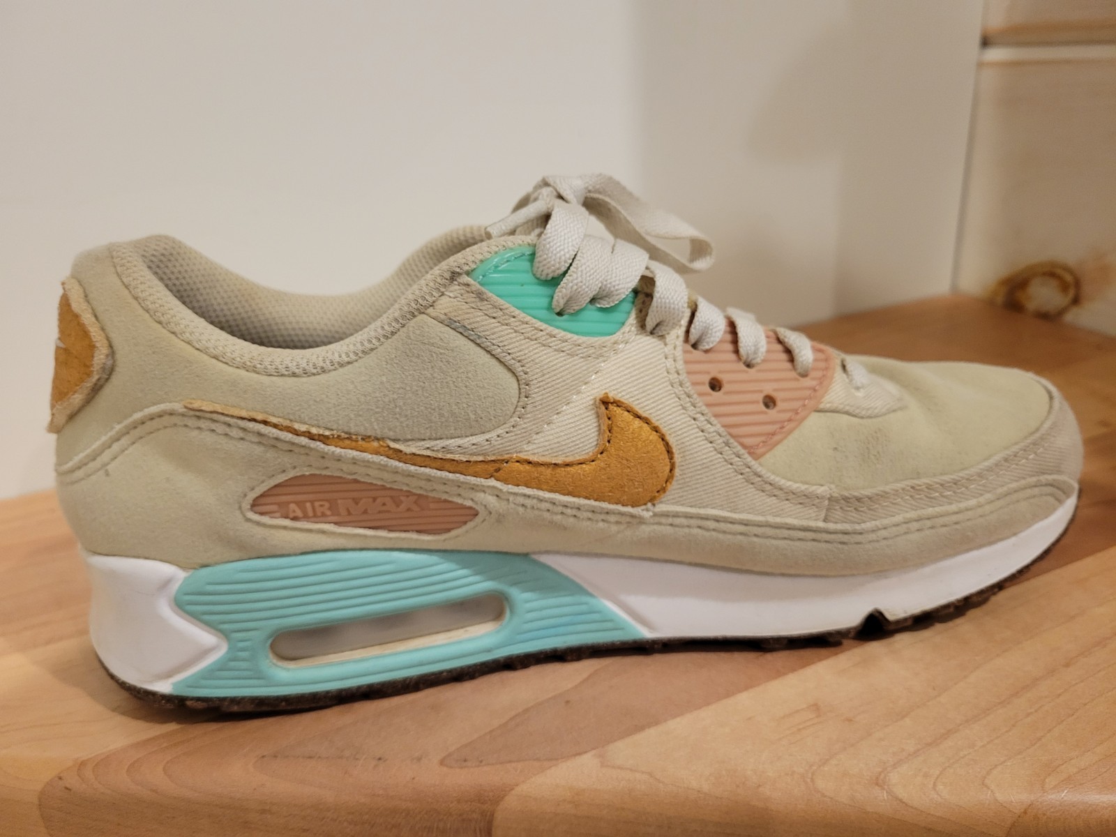 Nike Air Max 90 Happy Pineapple Sneakers Women’s Size 9 DC-5211-100