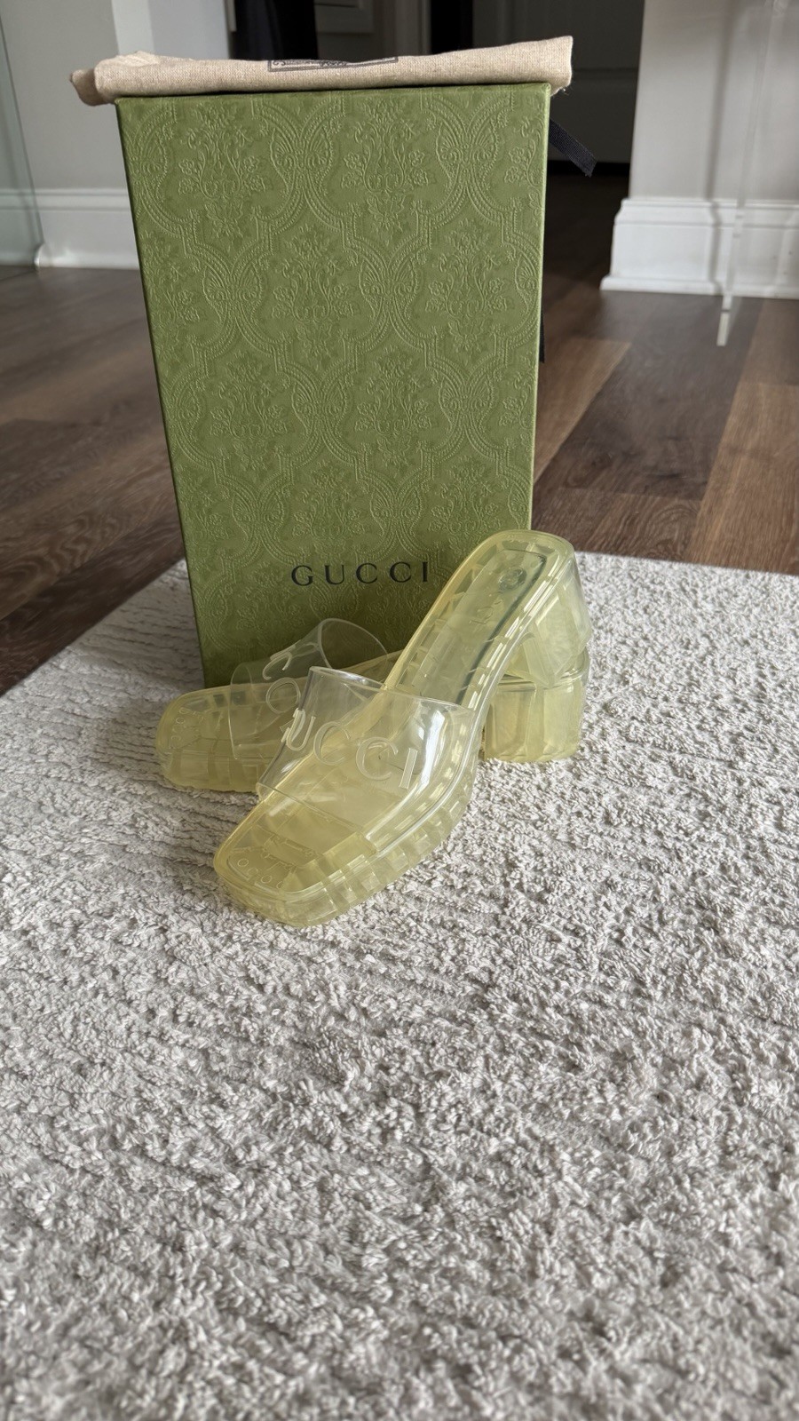 NWB $450 GUCCI TRANSPARENT RUBBER LOGO SLIDES SANDALS SIZE IT 36 US 6