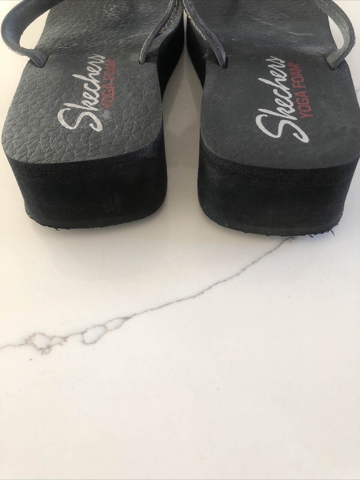 Women’s Skechers Sandals Thong Foam Yoga Size US 8 SN 31601 Nice Preowned