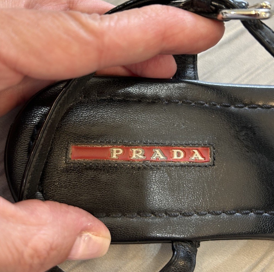 PRADA Black Leather Flat Sandals Logo Emblem On Front Sz 39
