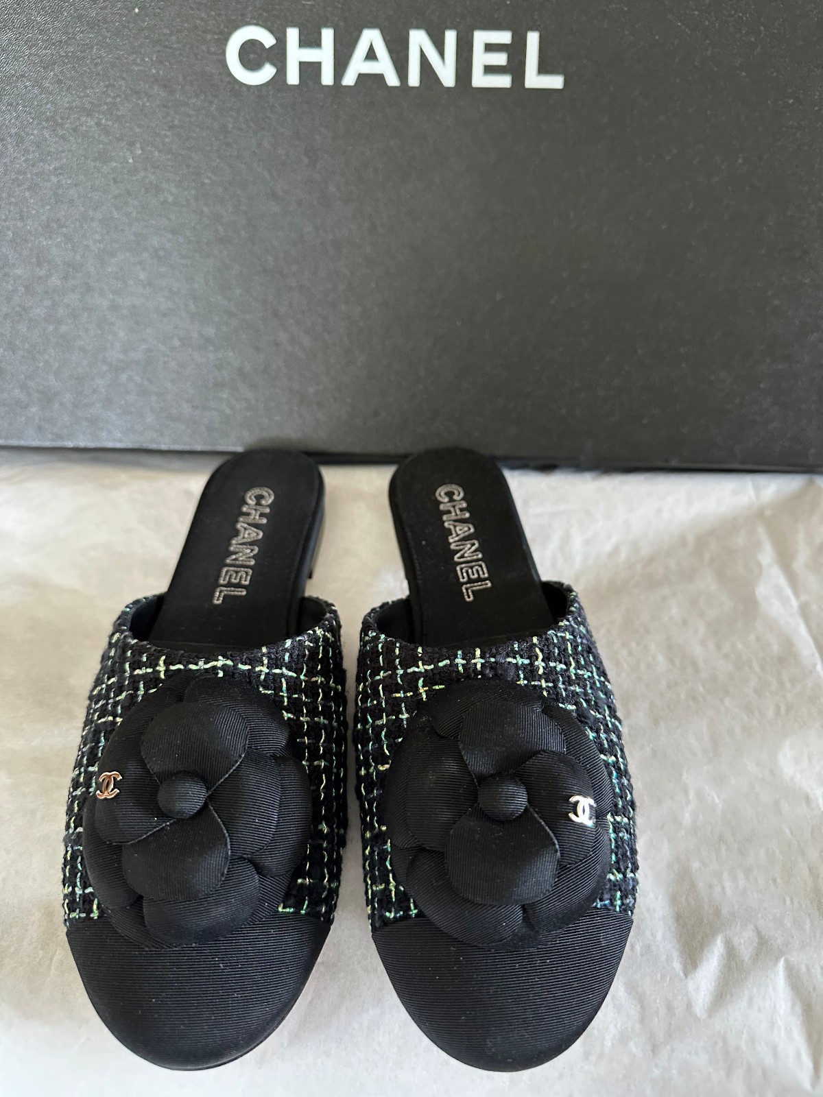 (1) Chanel 17S CC Black Green Tweed Grosgrain Mules Shoes – Size 39.5 – US 9 1/2