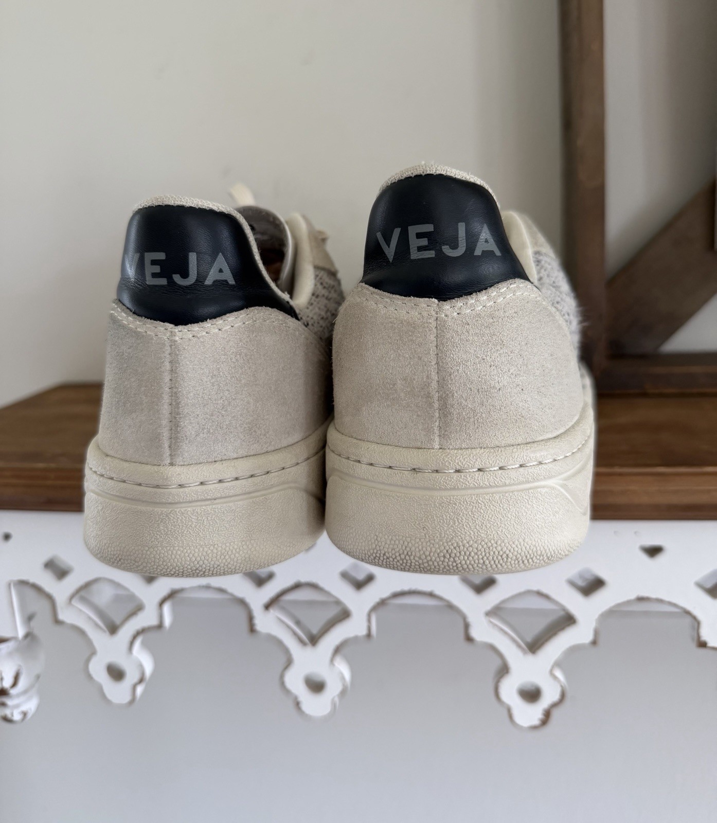 Veja V-10 Flannel Snow Suede Sneakers Women’s Size US 10 EU 41 EUC Black White