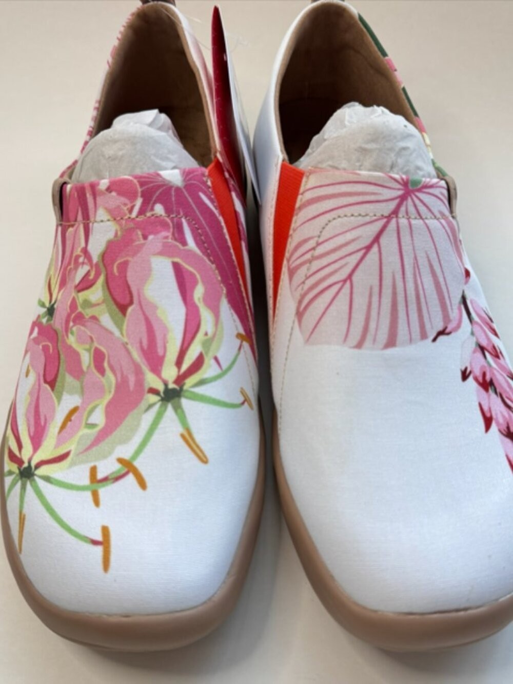 Size 10 UIN Tropical Blossom Slip-On Shoes Women’s Comfortable Canvas Slip On