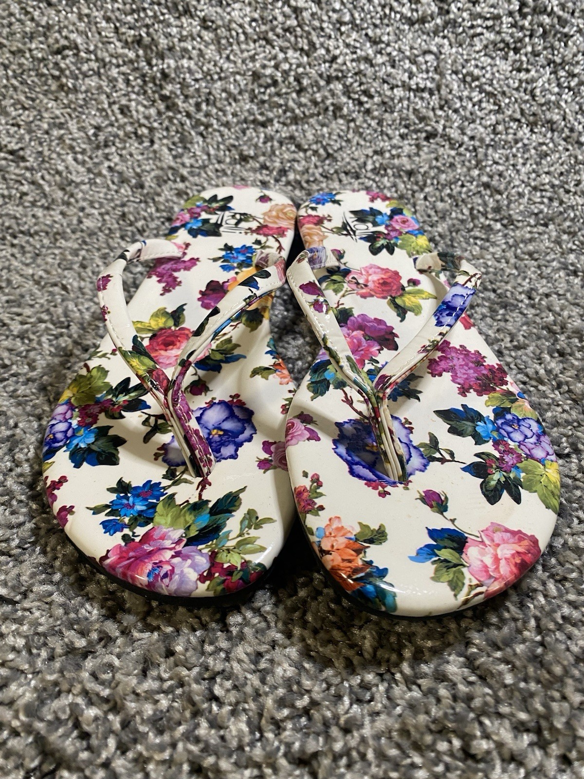 Kali White Floral Print Flip Flops Womens 8 Comfort Colorful Boho Beachy Fairy