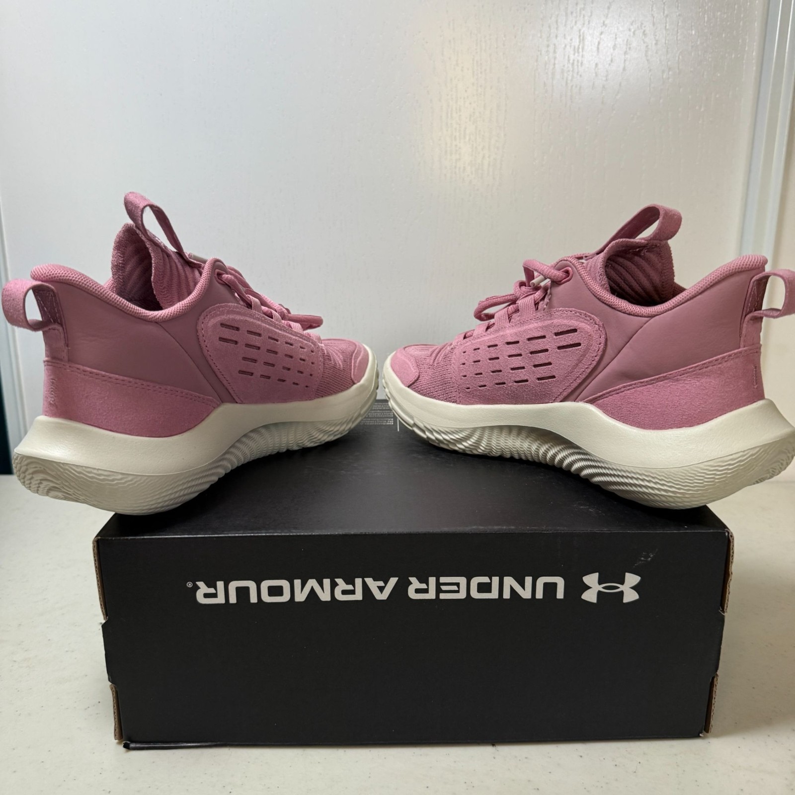 Under Armour Womens UA Flow Breakthru 5 Lux Sneakers Size 7.5 Pink