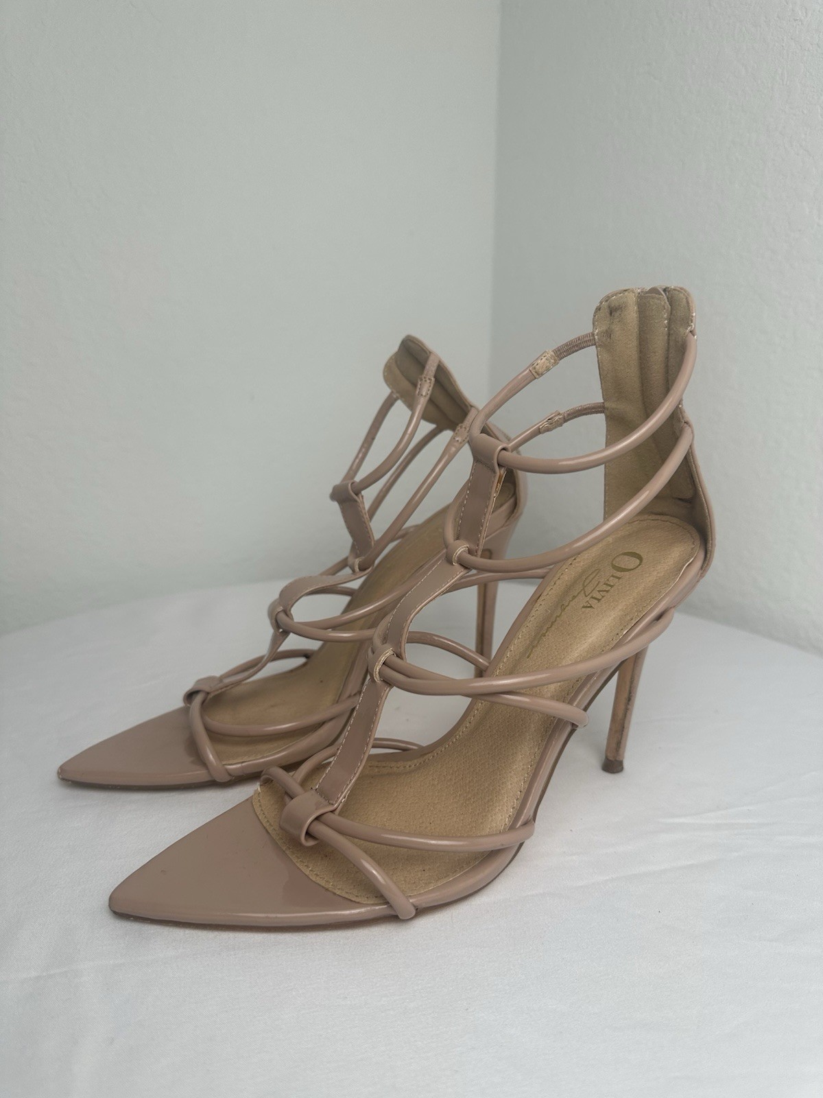 VANiTA Women’s Beige Patent Leather Strappy Pointed Toe Stiletto Sz 8