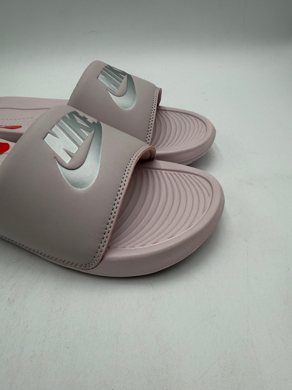 Nike VICTORI ONE SLIDE Women’s NEW Sandal Pink Multiple Sizes