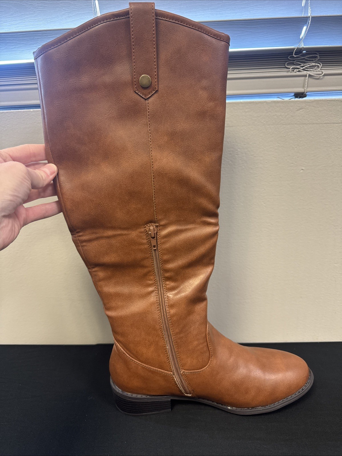 LONDON FOG Women’s Irie Riding Boot Wide Calf Size 10 W