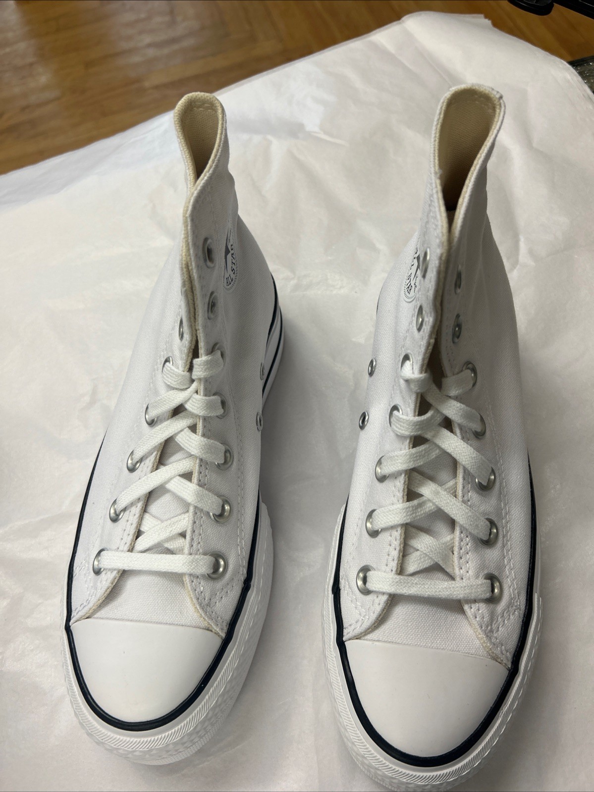 New Converse Chuck Taylor All Star Lift Hi Canvas Shoes (560846C) – White Size 6