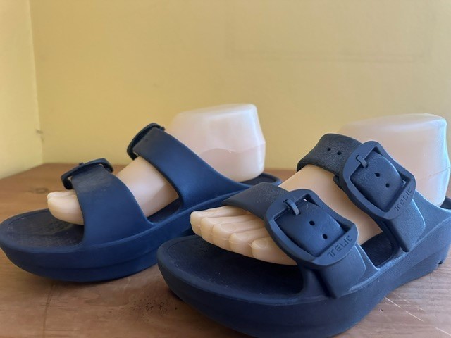 TELIC Navy Blue Recovery Slide Sandals Adjustable Buckle Comfort Size 8M