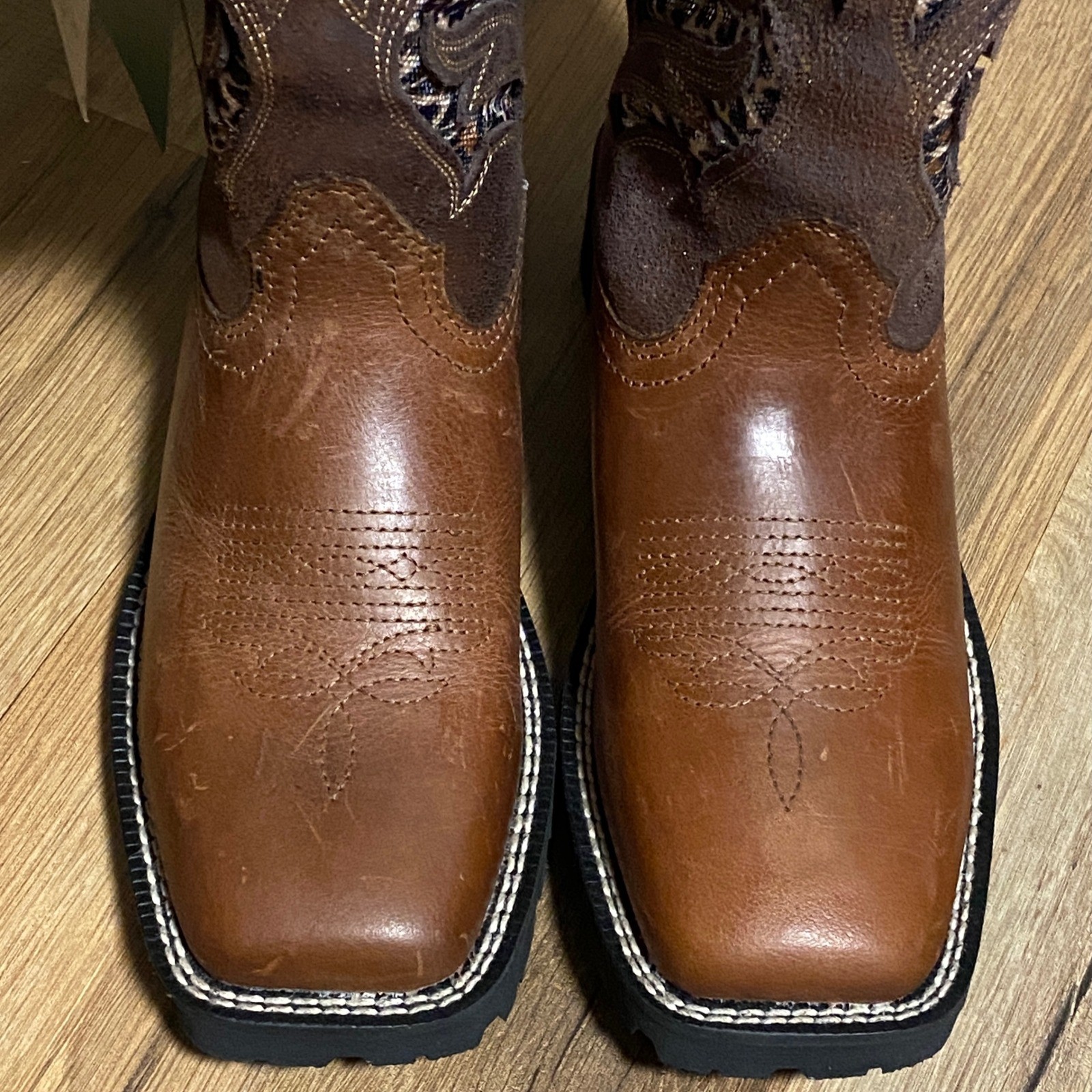 Ariat Unbridled Rancher VentTEK Hickory Smoke Copper Metallic Boots Size 6 NIB
