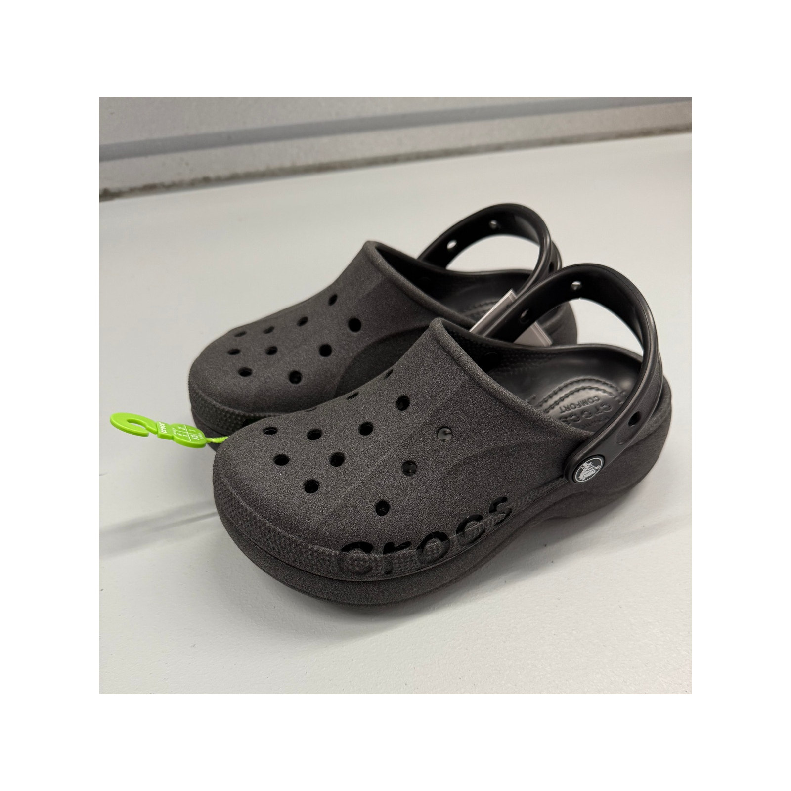NWT Crocs Baya Platform Glitter Clog – w5