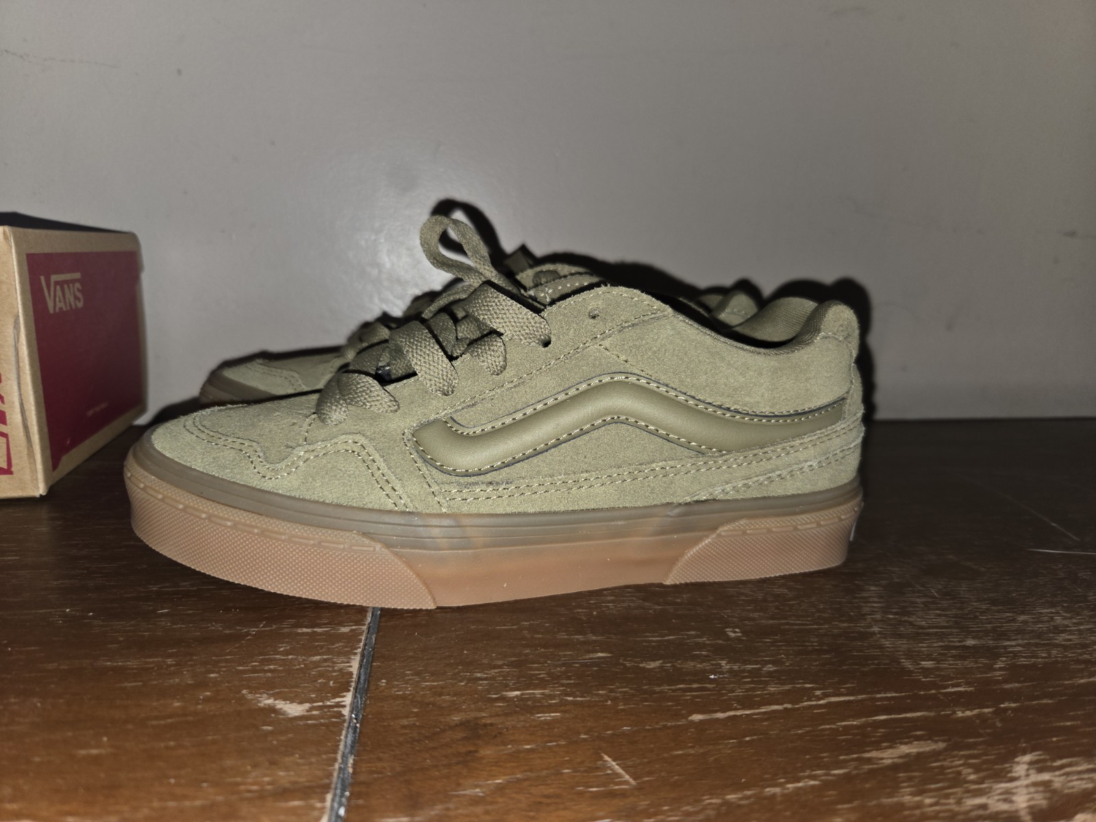 Vans Caldrone Gothic Olive Translucent Gum Sole Sneakers Womens Size 6