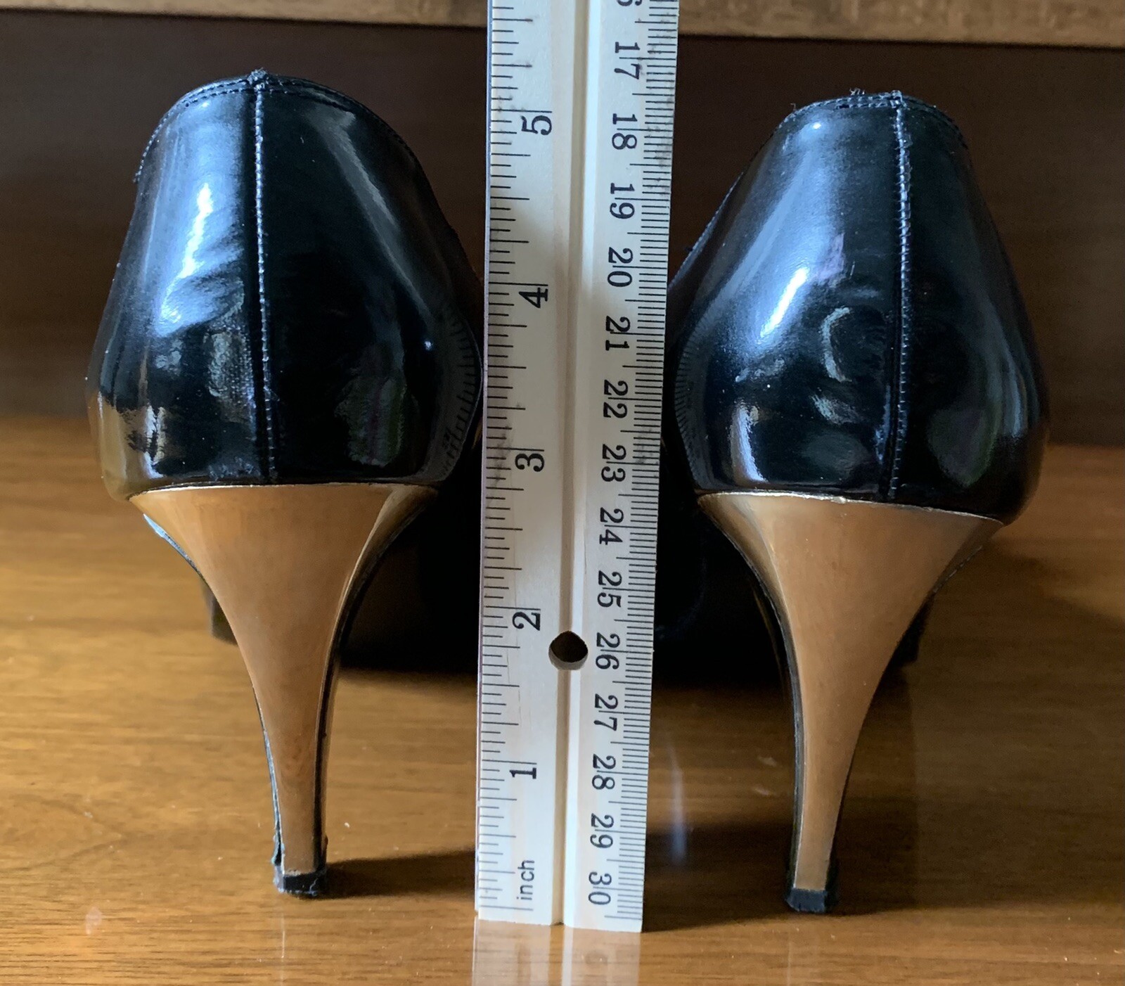 Stuart Weitzman Shoes Size 8.5 Vintage Patent Leather Pumps Narrow Width
