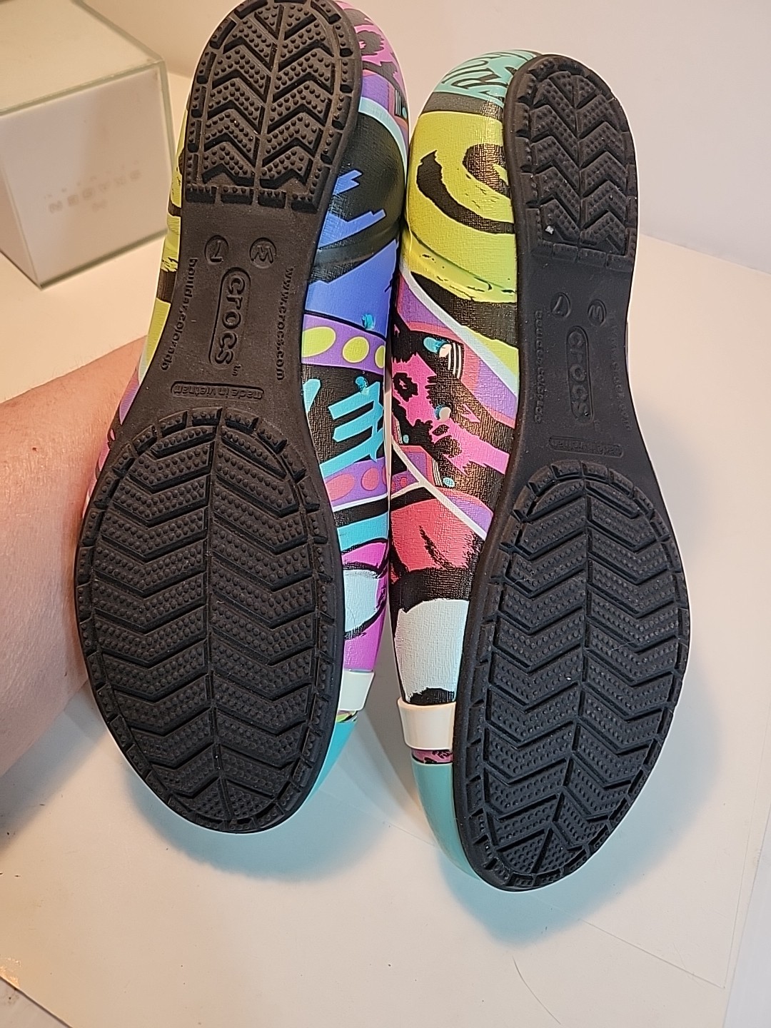 Patricia Field x Crocs Round Toe Flat Shoes Sz 7 Torquoise Multi Color Graphics