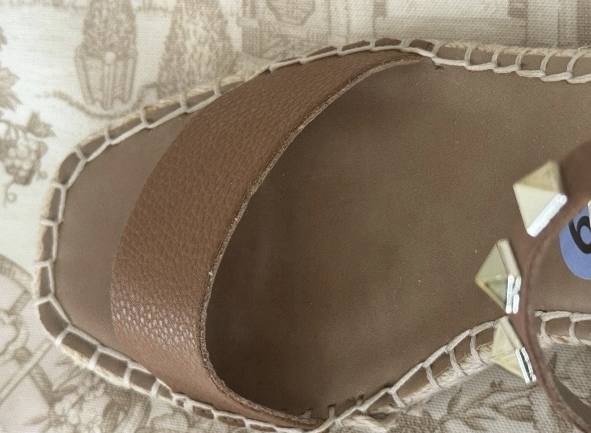 Steven New York Peni Studded Wedge Sandal – Cognac. Size 6.5.