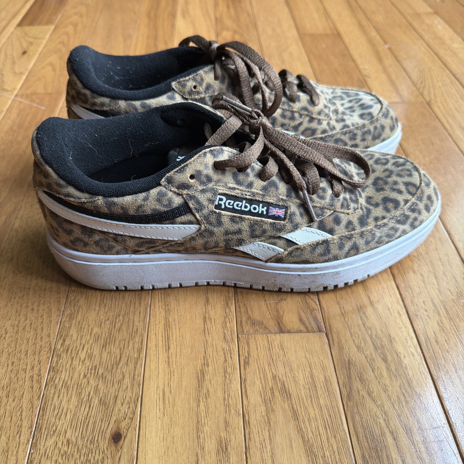 Reebok Women’s Leopard Print Sneakers Size 10 Lace-Up Classic Casual Travel