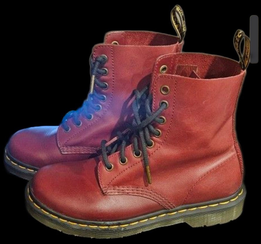 Dr. Martens 1460 Smooth Leather Boots – Cherry Red/Oxblood – 8-Eye Lace-Up