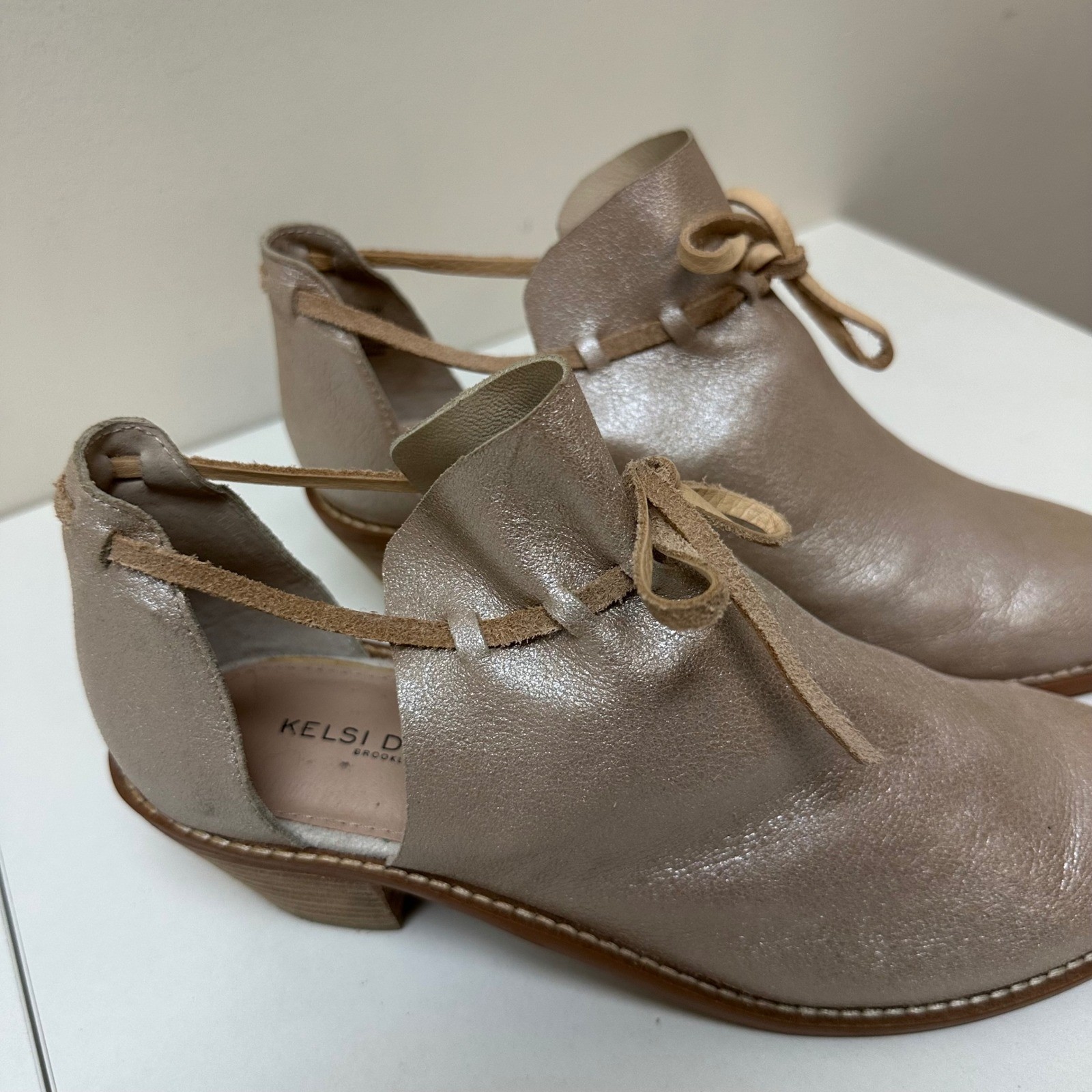 Kelsi Dagger Brooklyn Metallic Champagne Leather Cutout Ankle Booties 8.5 C385YY