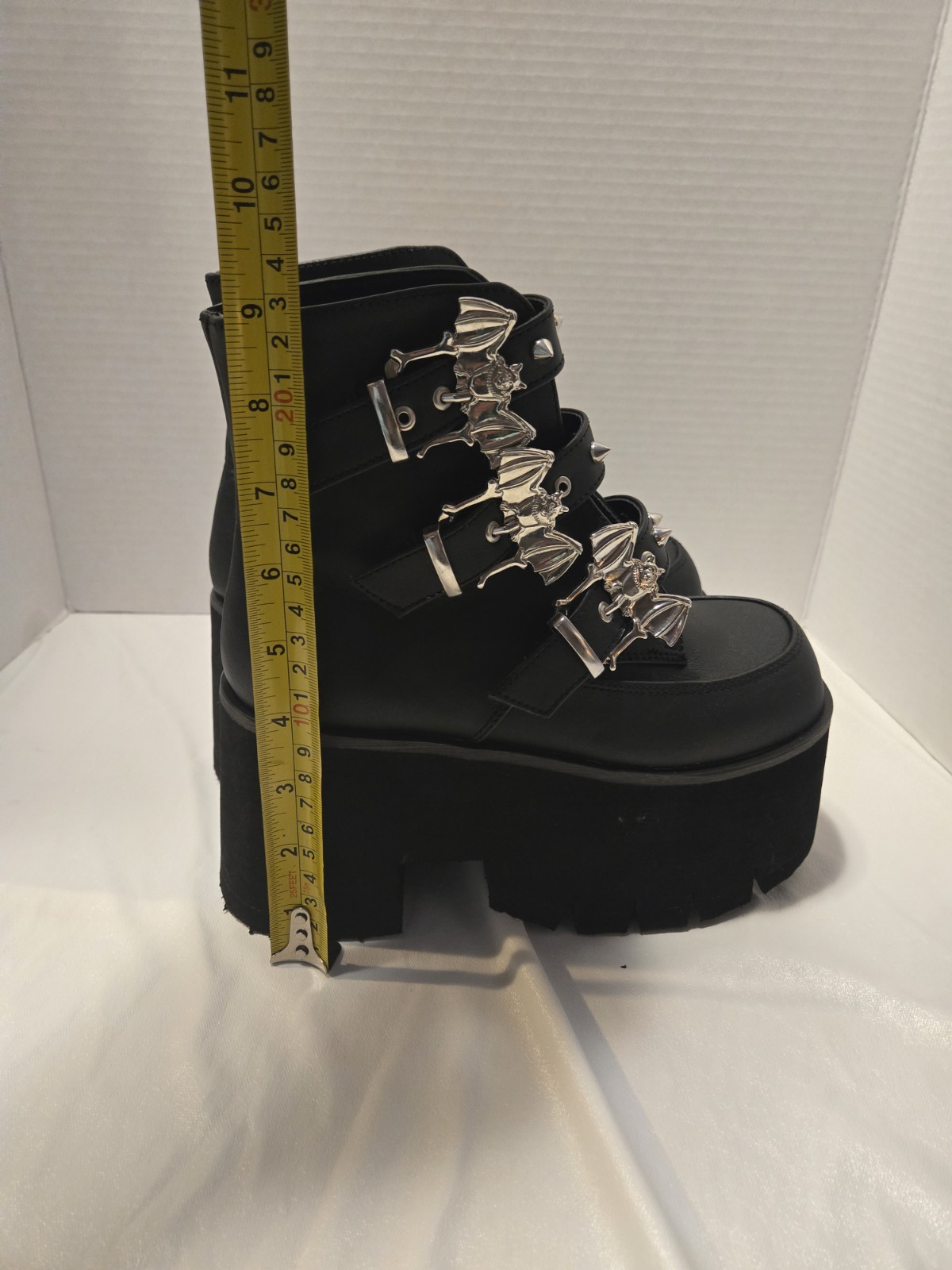 DEMONIA Womens ASH55/BVL Chunky Vegan Black Bat Buckles Platform Ankle Boot Sz 6