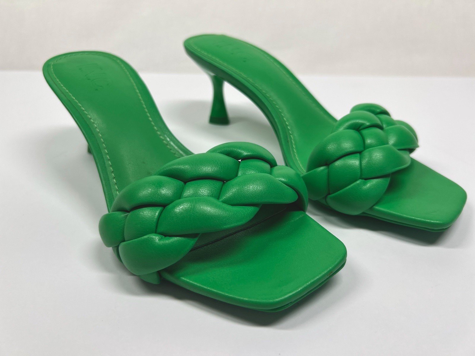 INC Womens 5 M Green Parker Faux Leather Kitten Heel Dress Sandals NIB KR7
