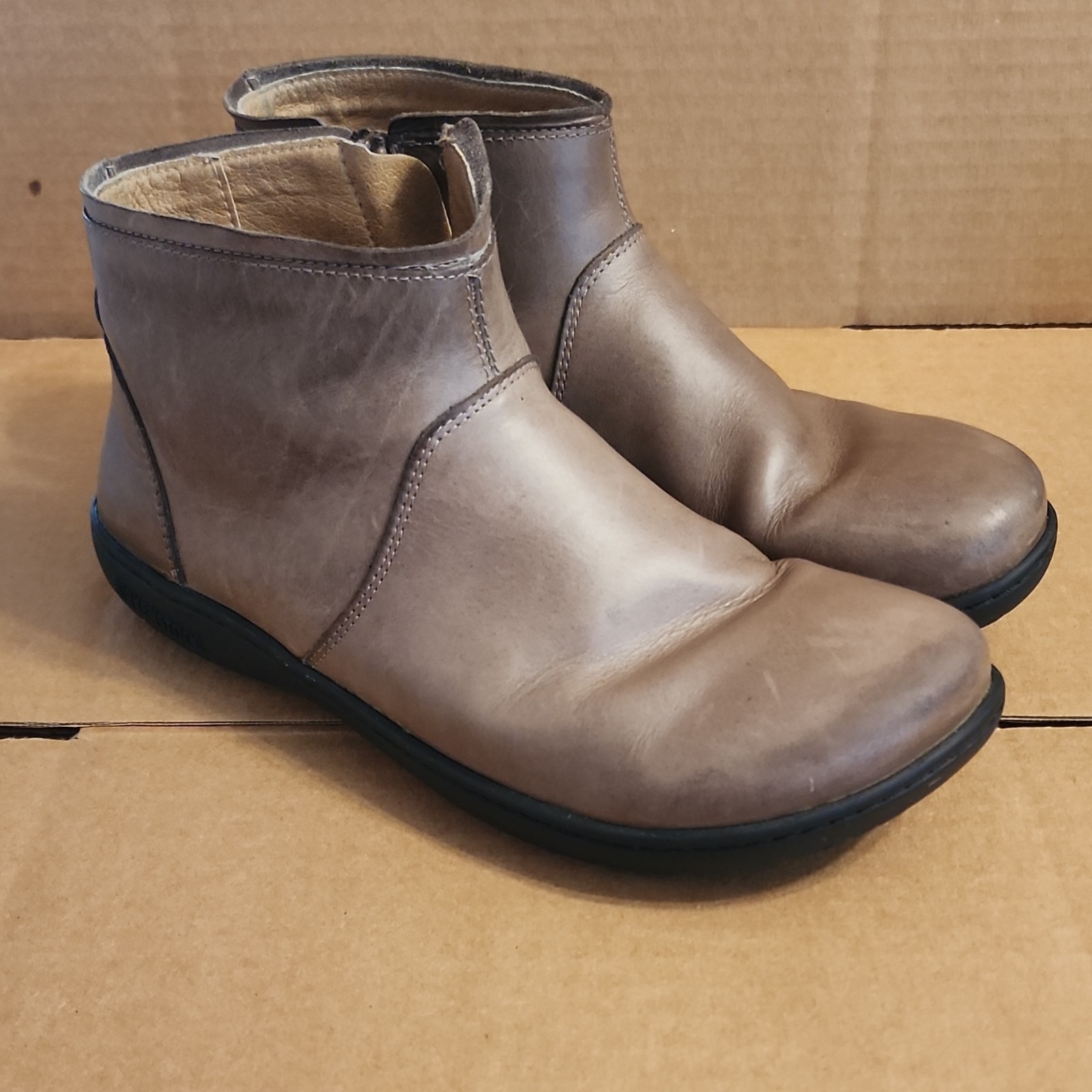 Birkenstock Bennington Women’s Taupe Leather Zip Ankle Boots EU 38 US 7