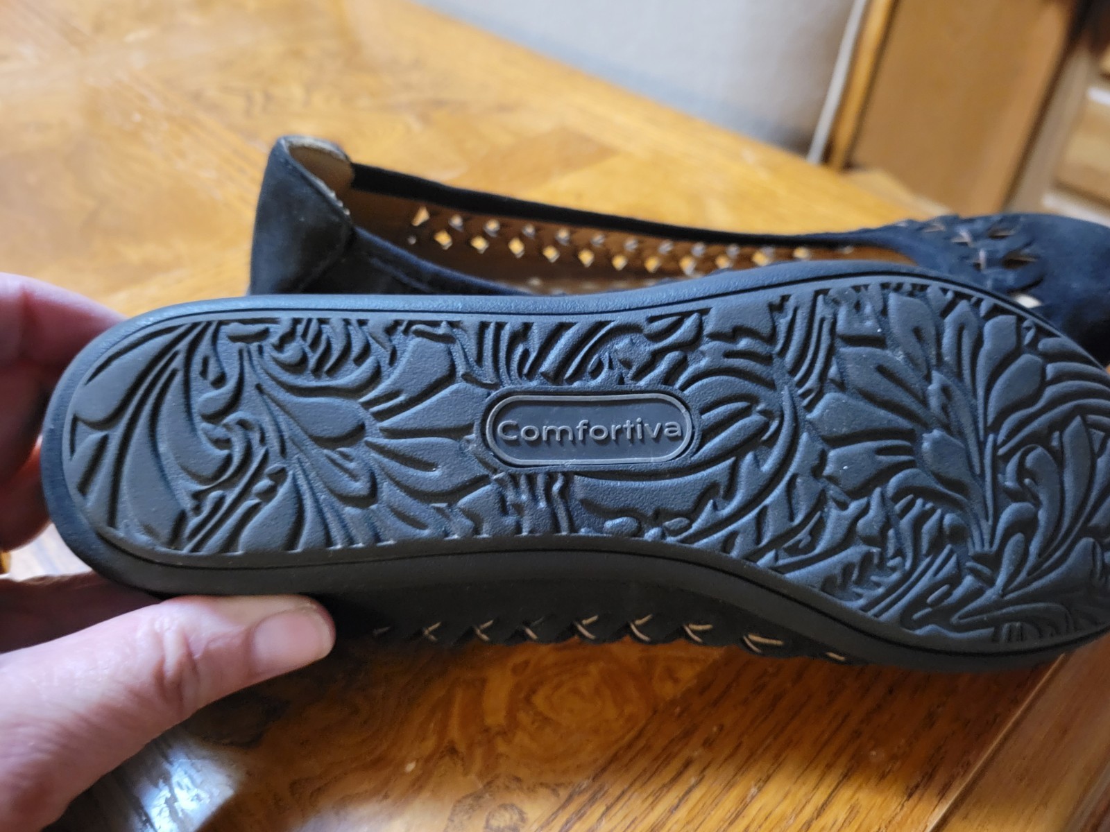 Black Punched Suede Leather Shallow Toe Flats By Comfortiva Sz 7 Narrow. CLEAN!!