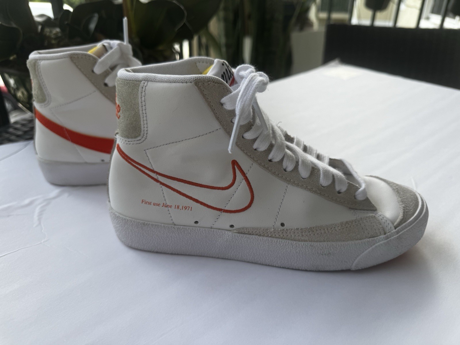 Nike Blazer Mid ’77 White Gray Orange Colorblock Mid Top Sneakers Lace Up