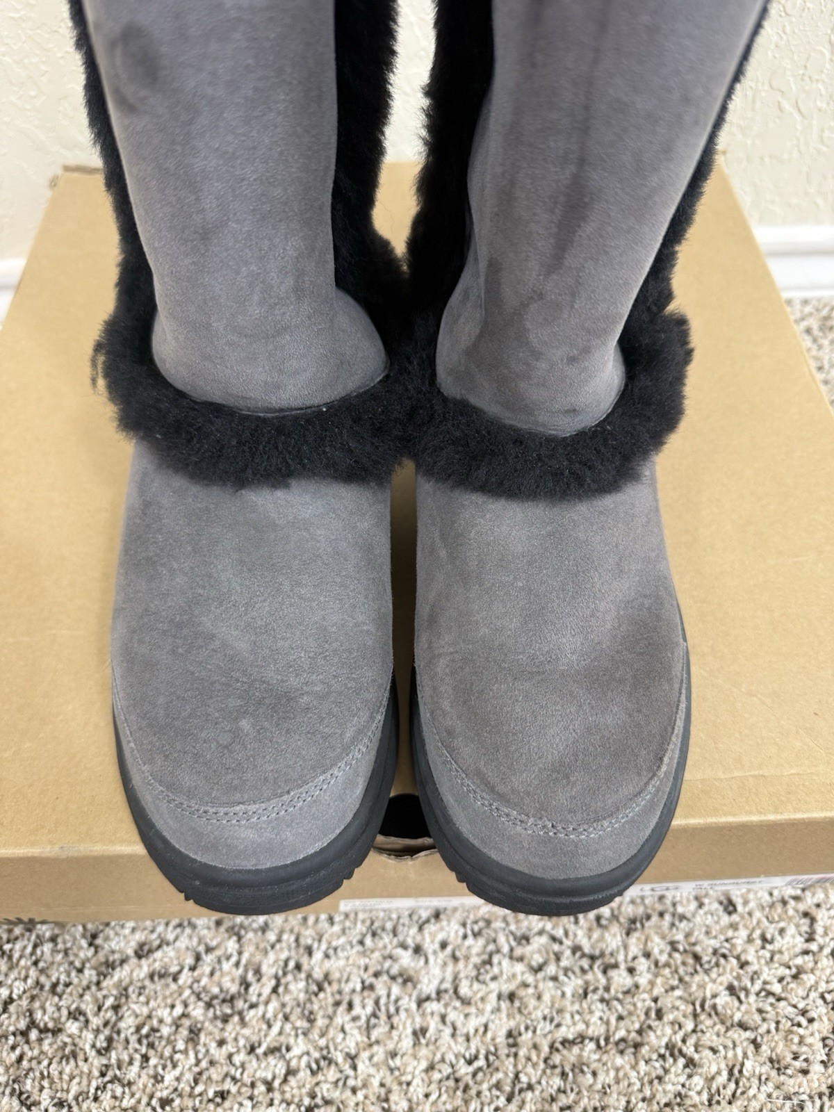 UGG Sunburst Grey Black Tall Shearling Boots Size 5 Winter Rubber Sole Womens