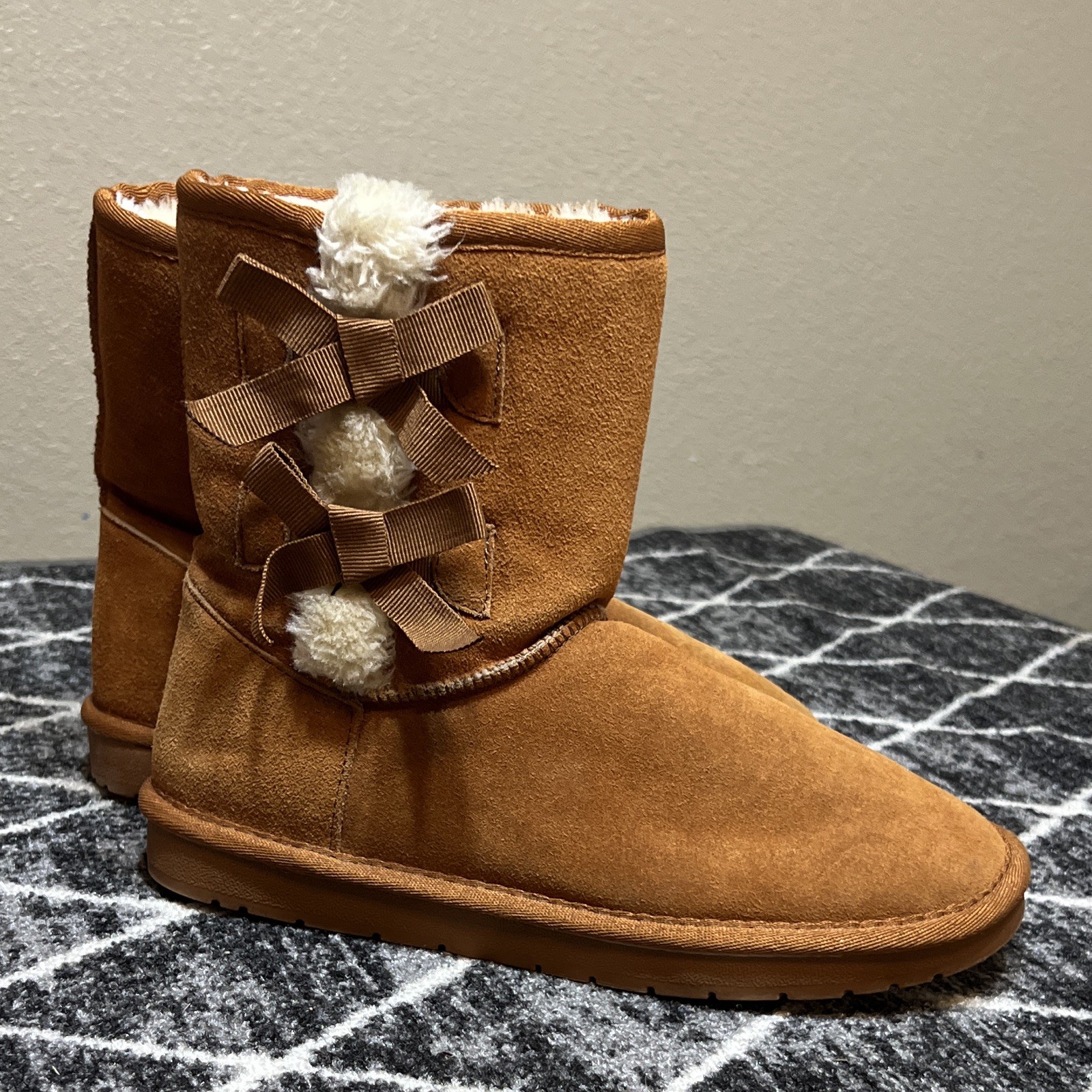 New Size 8 Women’s Serra Suede Boots w/Bows Accents Fur Lined