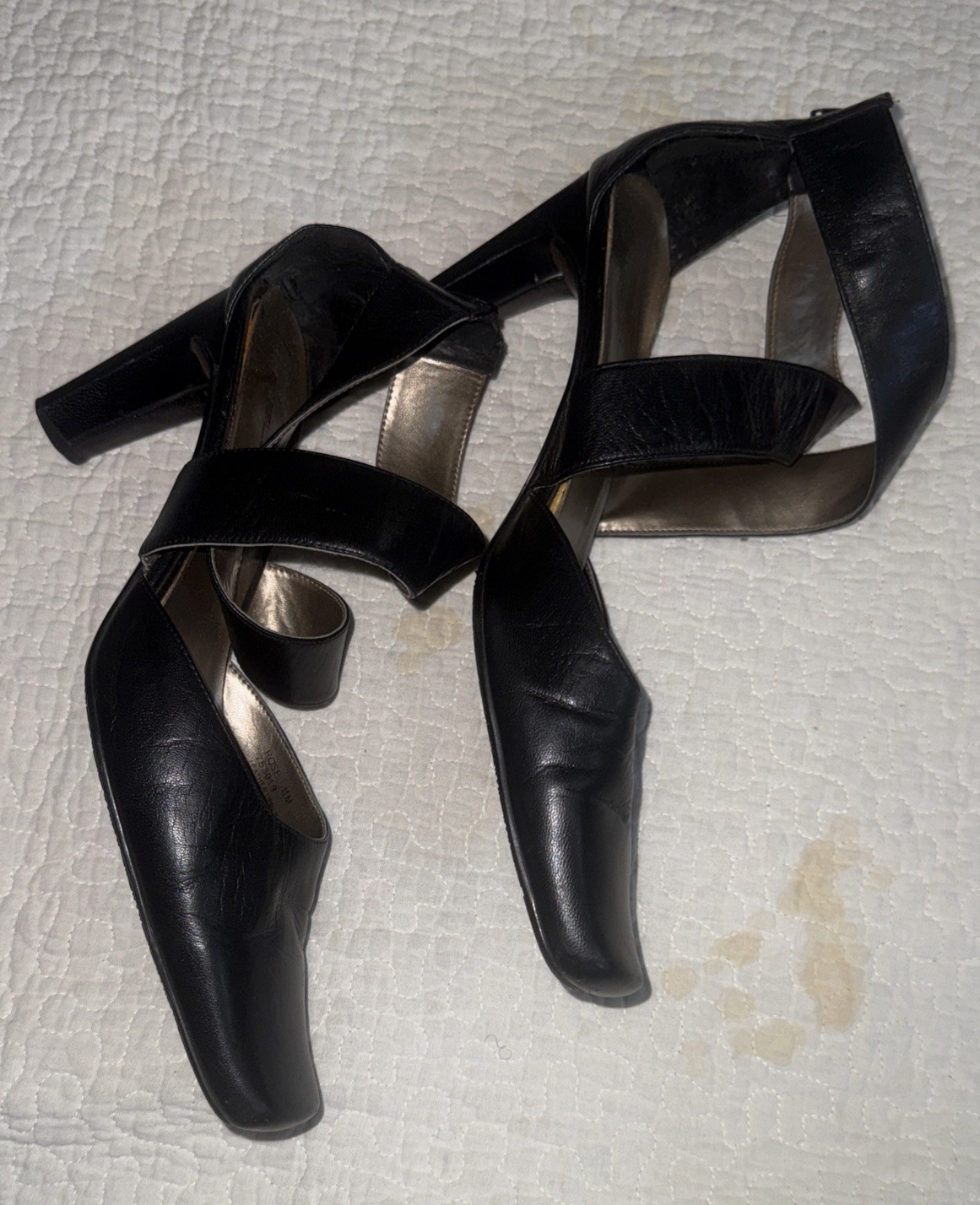 bellini shoes Women’s Heel 3.5” Black Size 11M Straps Closed Toes Leather Upper