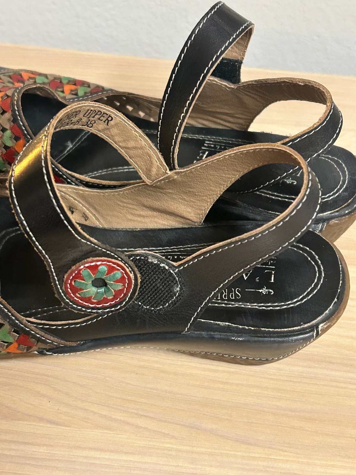 L’Artiste by Spring Step Amour-B Hearts Motif Leather Sandals Size 38 (US 7.5)