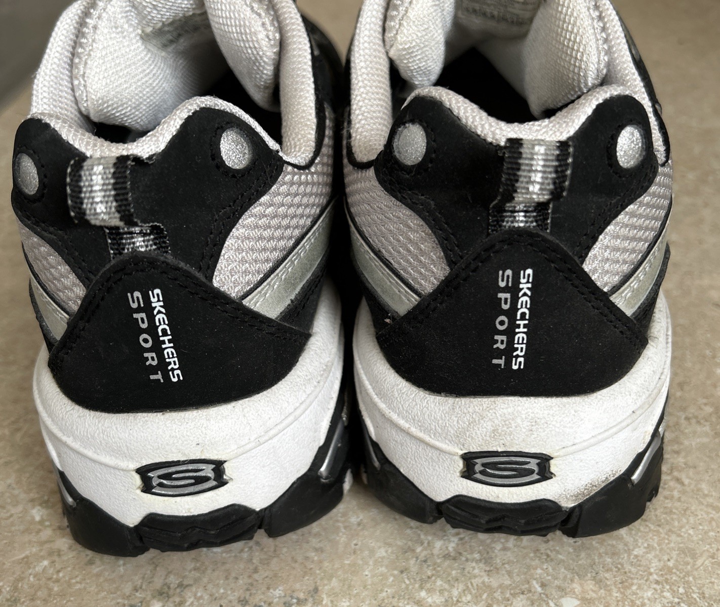 Skechers Women’s Sport Shoes, Black & Silver, Hands Free Step In, Size 9.5, EUC!