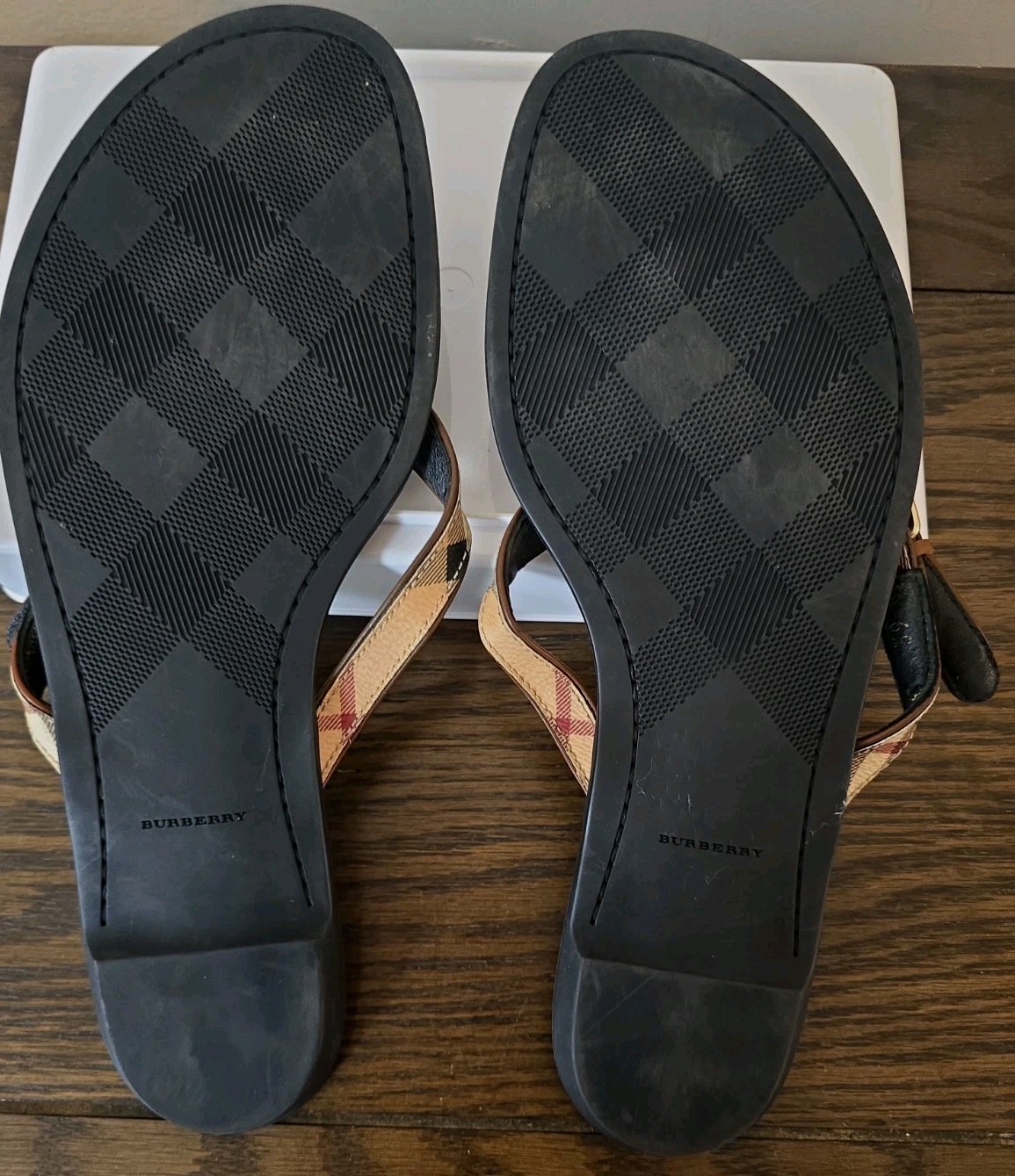 Burberry Womens Sz 8.5 EU 39 Pavilion Check Thong Sandals Jacquard Nova Check