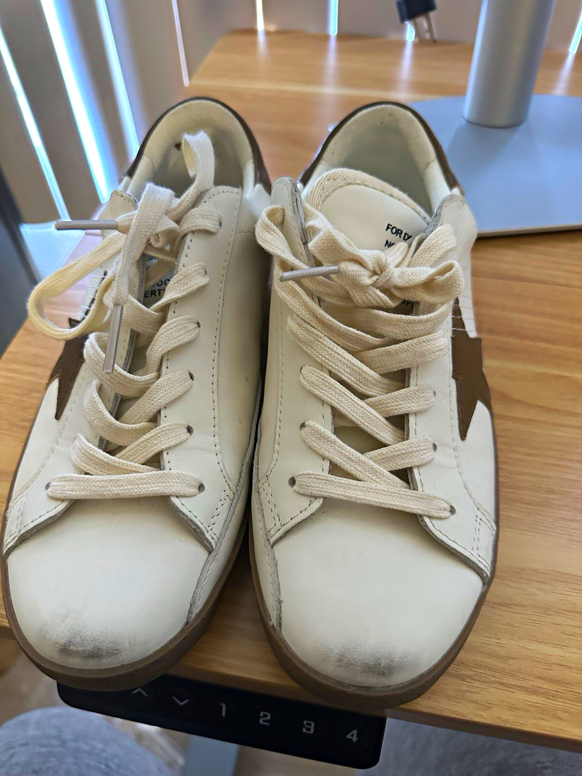Golden Goose Super-Star Womens Low Top Lace-Up Sneakers White/Brown