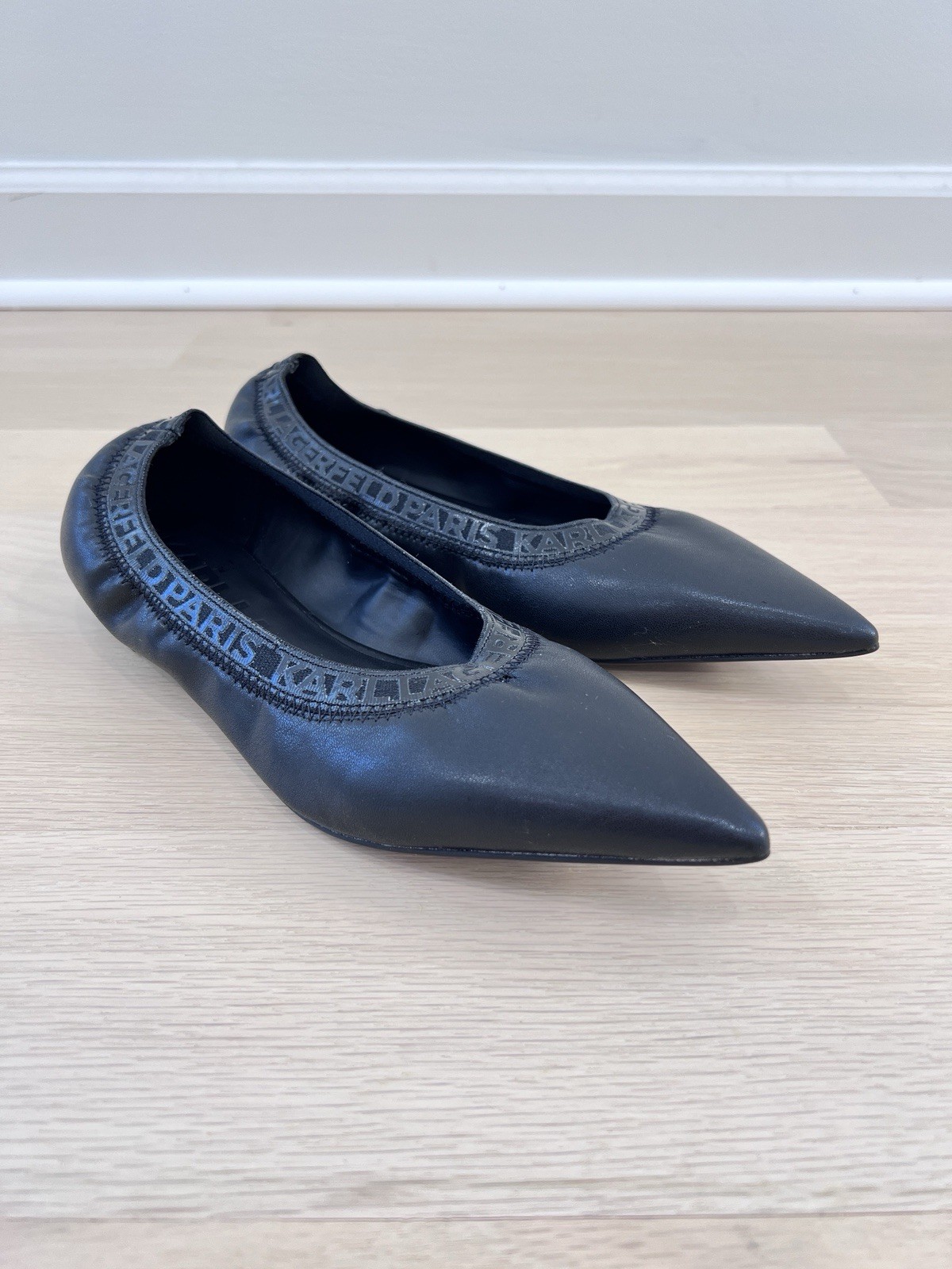 Karl Lagerfeld Paris Vinette Pointed Toe Ballet Flats Black Logo Trim US 8.5