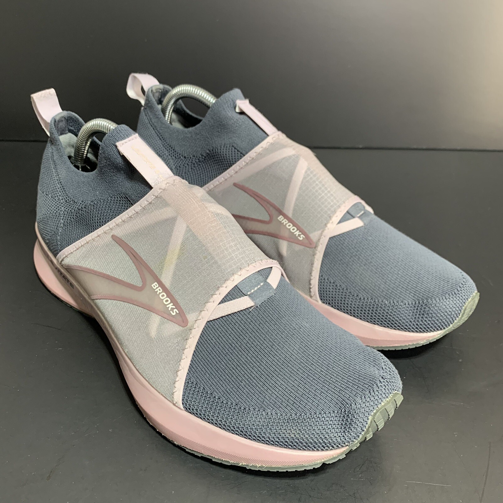 Brooks Levitate 4 LE Running Shoes 1203471B074 Grey Pink Women’s Size 11 B