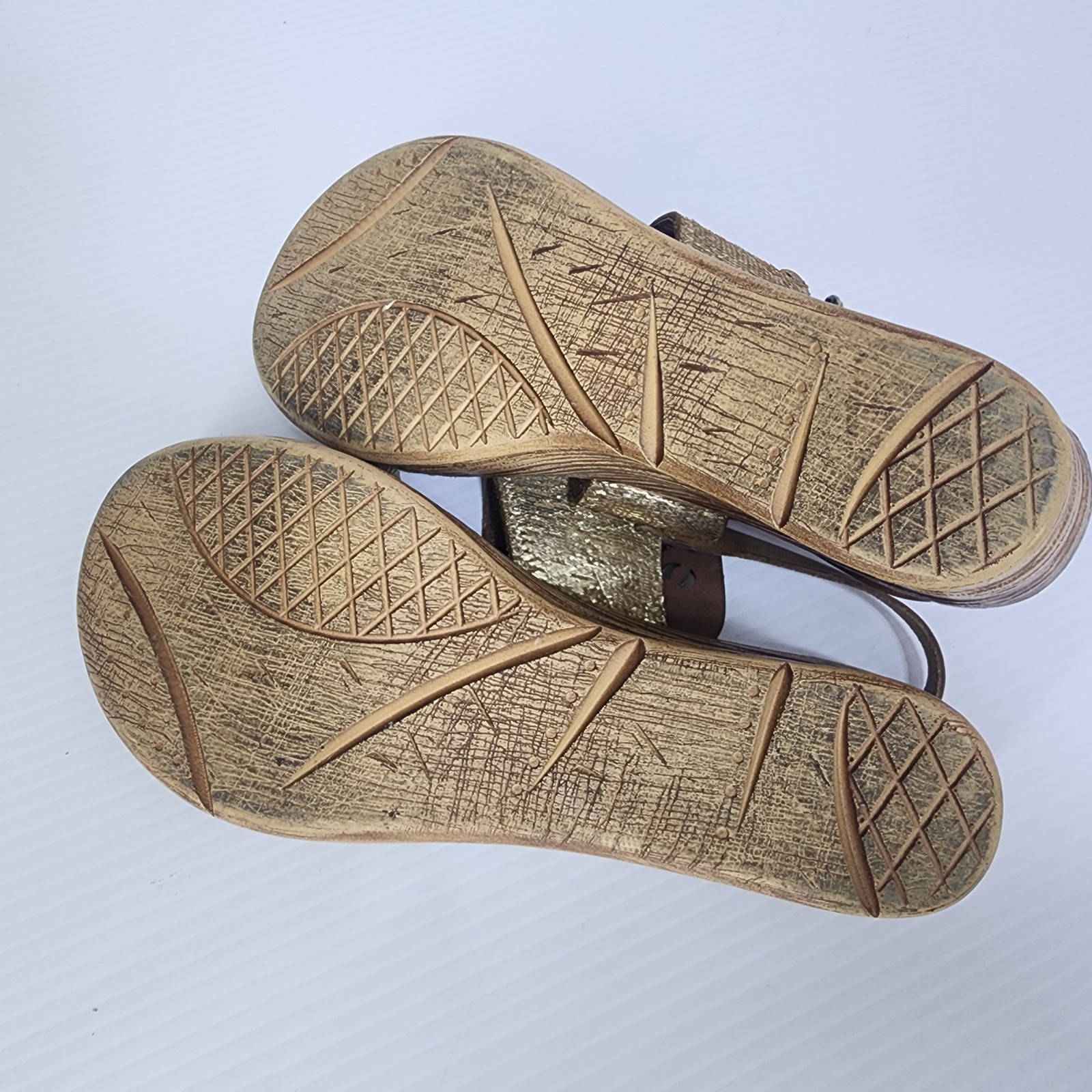 OTBT Womens 9 Gold Brown Leather Ankle Strap Hippie Platform Wedge Sandals