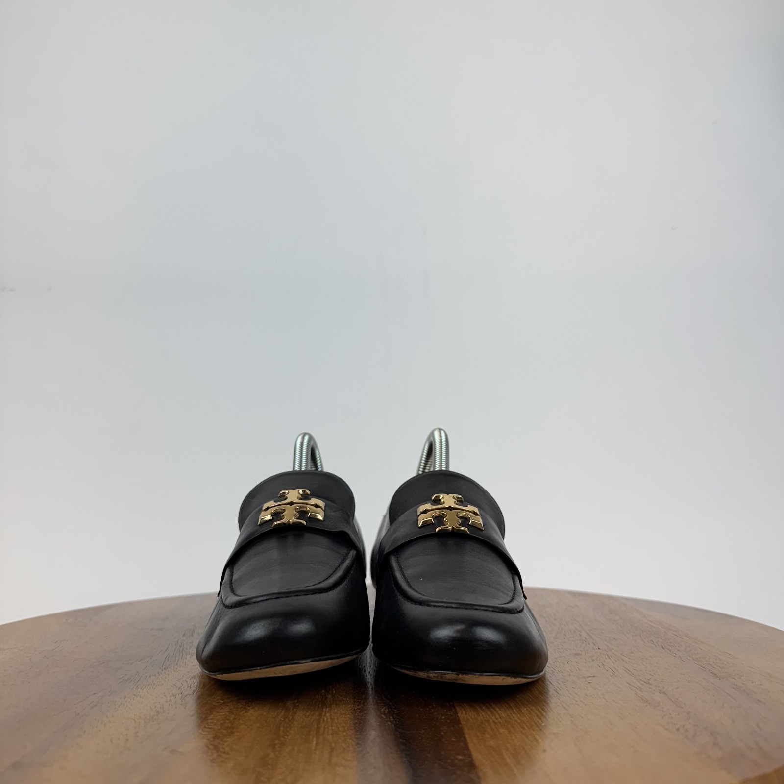 Womens Tory Burch Eleanor Black Leather Gold Hardware Casual Loafers Size 7 GUC