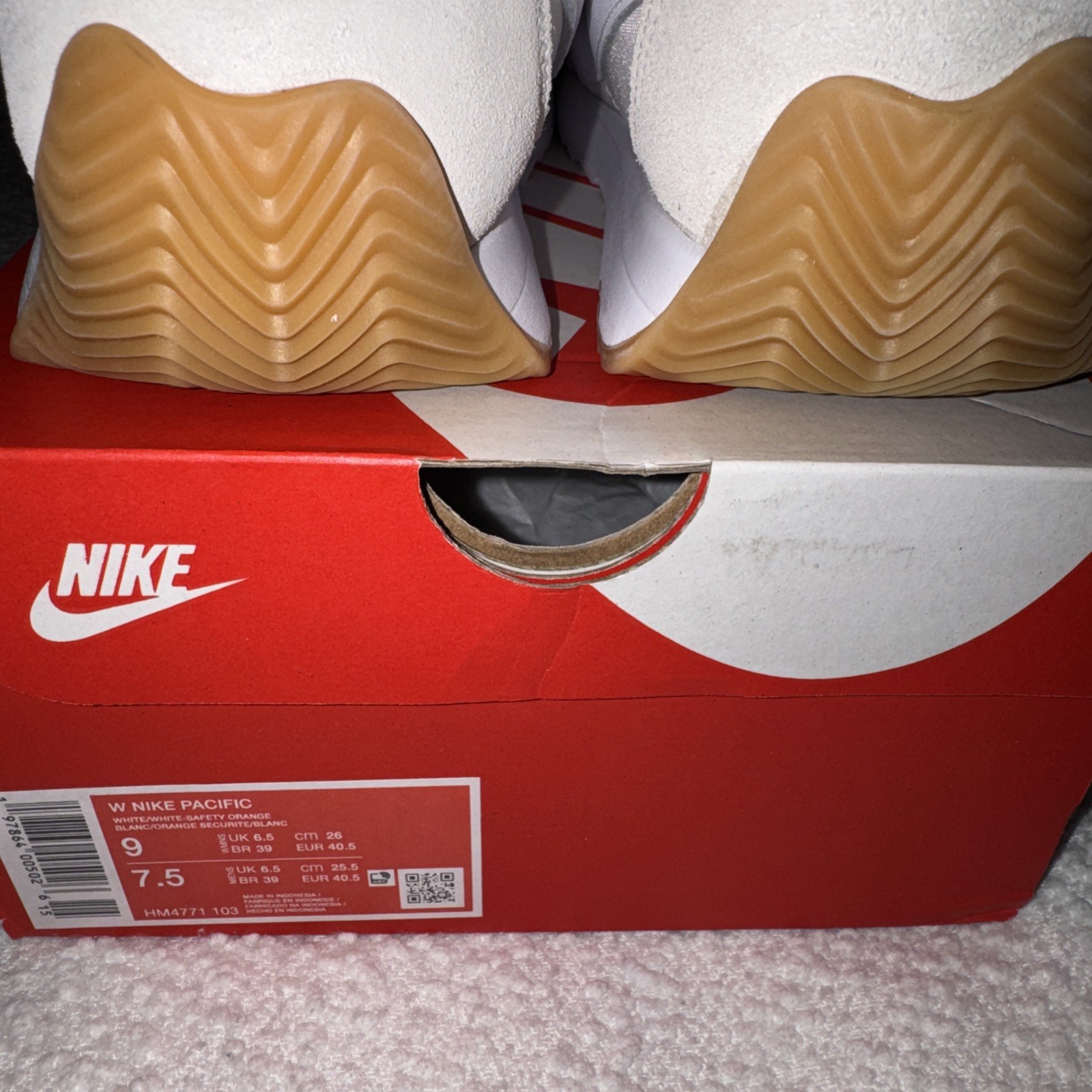 W Nike Pacific Leather White 9 NIB