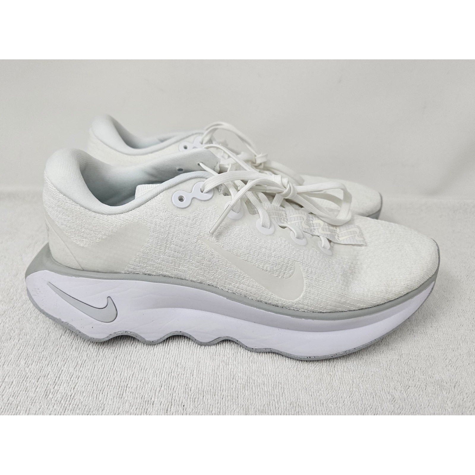Nike Motiva Shoes, Summit White, DV1238-106, Women’s Walking Shoes, 8.5M, EUC